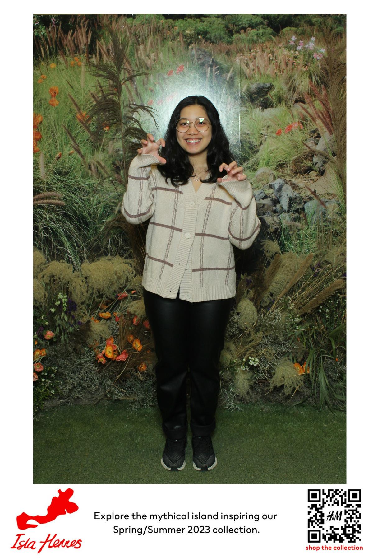 H&M Isla Hennes Collection Launch | View more photos from the event at gallery.myselfiemirror.ca/u/romanmyselfiemirrorca/HM-Isla-Hennes-Collection-Launch