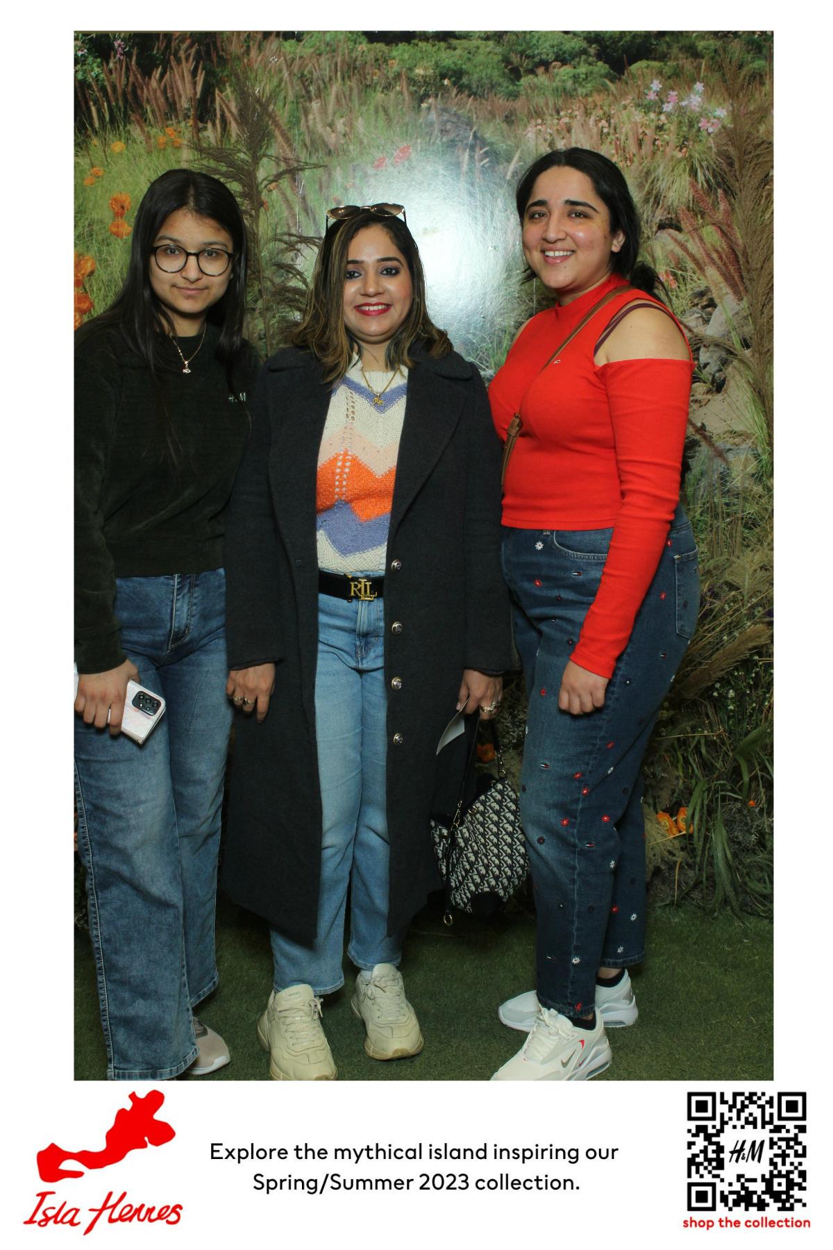 H&M Isla Hennes Collection Launch | View more photos from the event at gallery.myselfiemirror.ca/u/romanmyselfiemirrorca/HM-Isla-Hennes-Collection-Launch