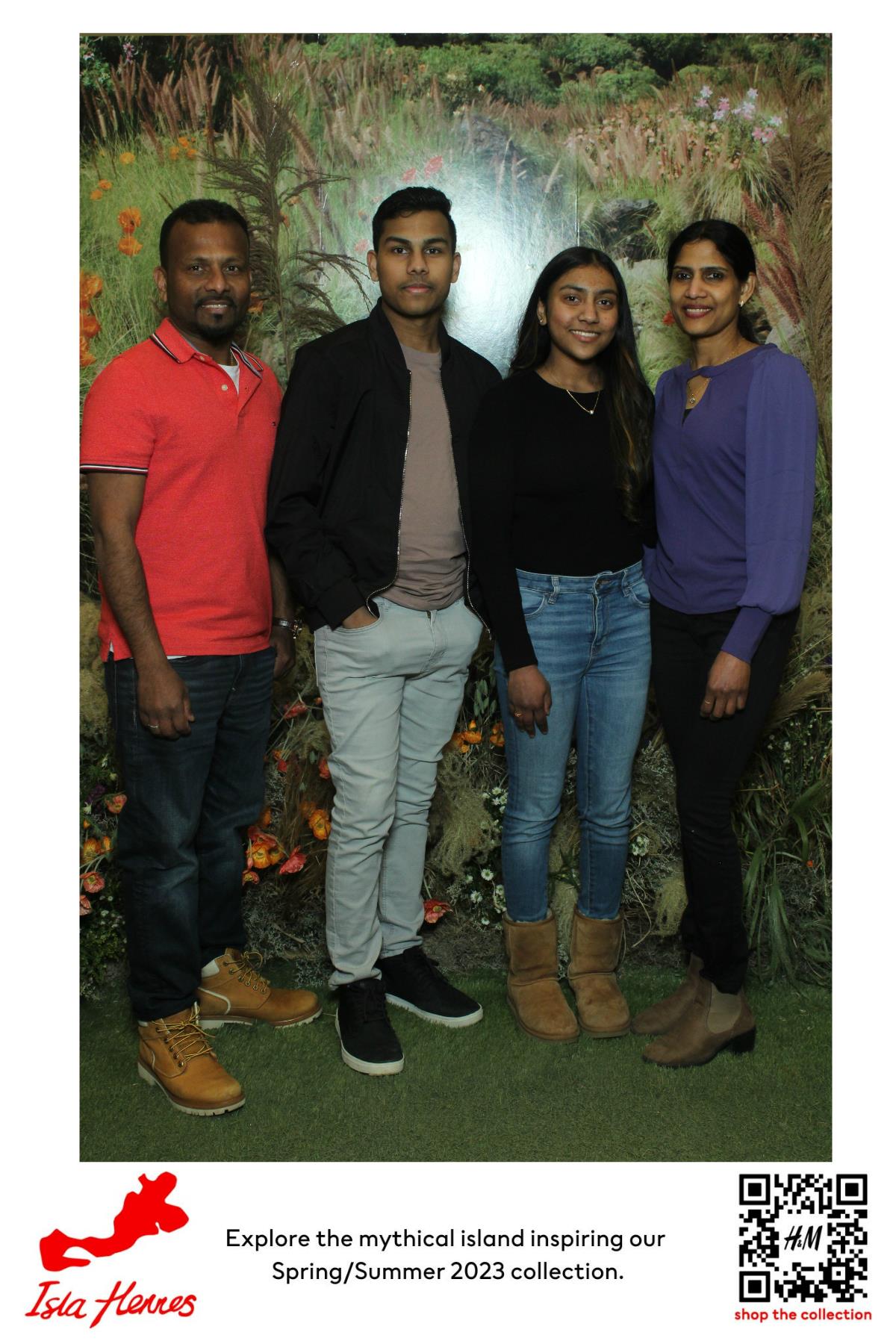 H&M Isla Hennes Collection Launch | View more photos from the event at gallery.myselfiemirror.ca/u/romanmyselfiemirrorca/HM-Isla-Hennes-Collection-Launch