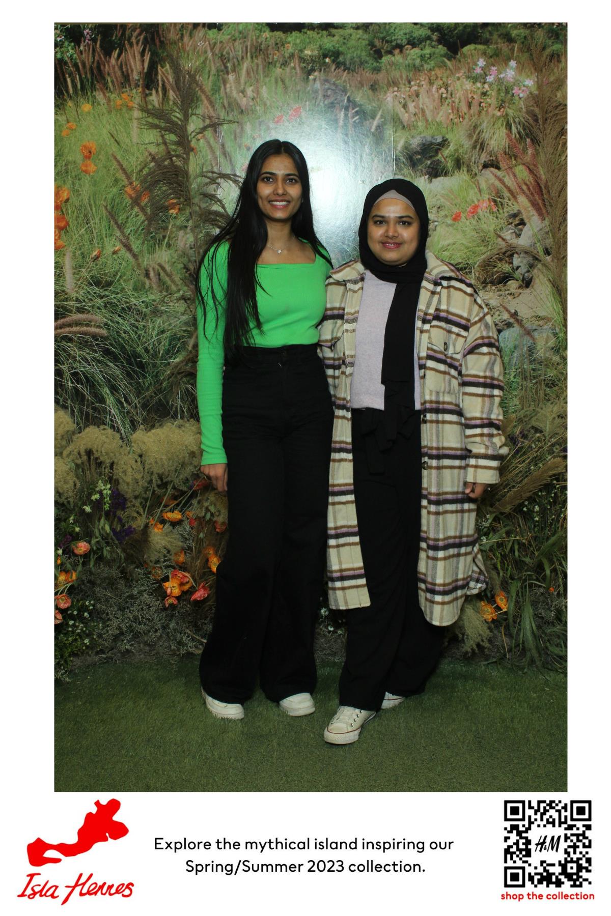 H&M Isla Hennes Collection Launch | View more photos from the event at gallery.myselfiemirror.ca/u/romanmyselfiemirrorca/HM-Isla-Hennes-Collection-Launch