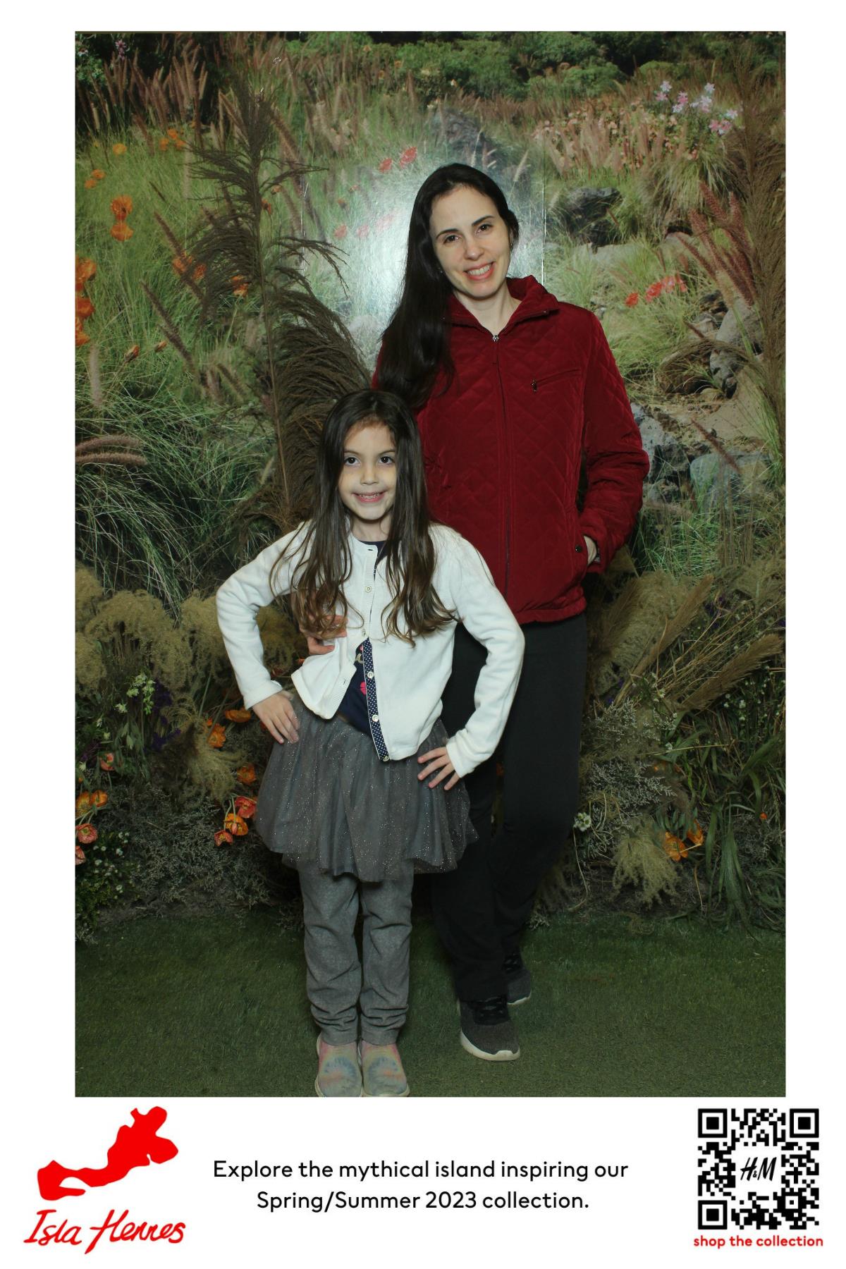 H&M Isla Hennes Collection Launch | View more photos from the event at gallery.myselfiemirror.ca/u/romanmyselfiemirrorca/HM-Isla-Hennes-Collection-Launch