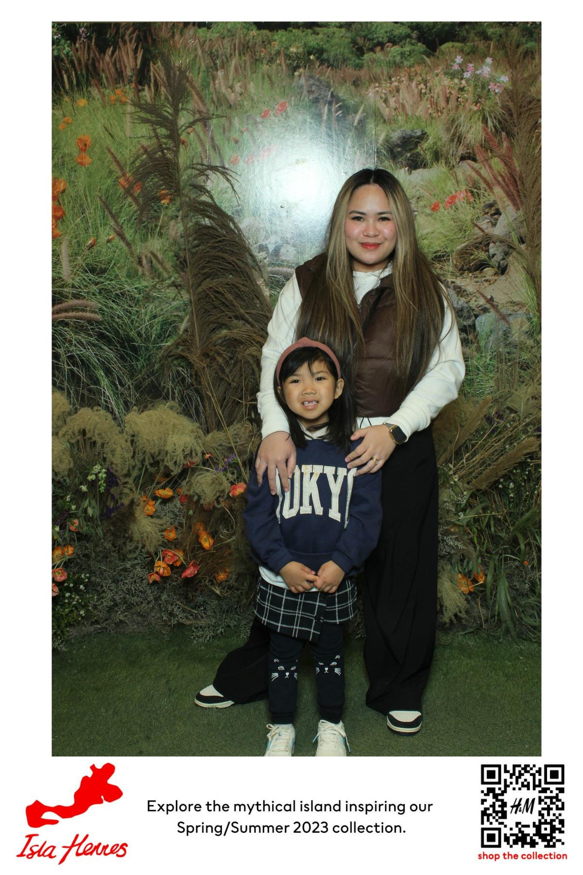 H&M Isla Hennes Collection Launch | View more photos from the event at gallery.myselfiemirror.ca/u/romanmyselfiemirrorca/HM-Isla-Hennes-Collection-Launch