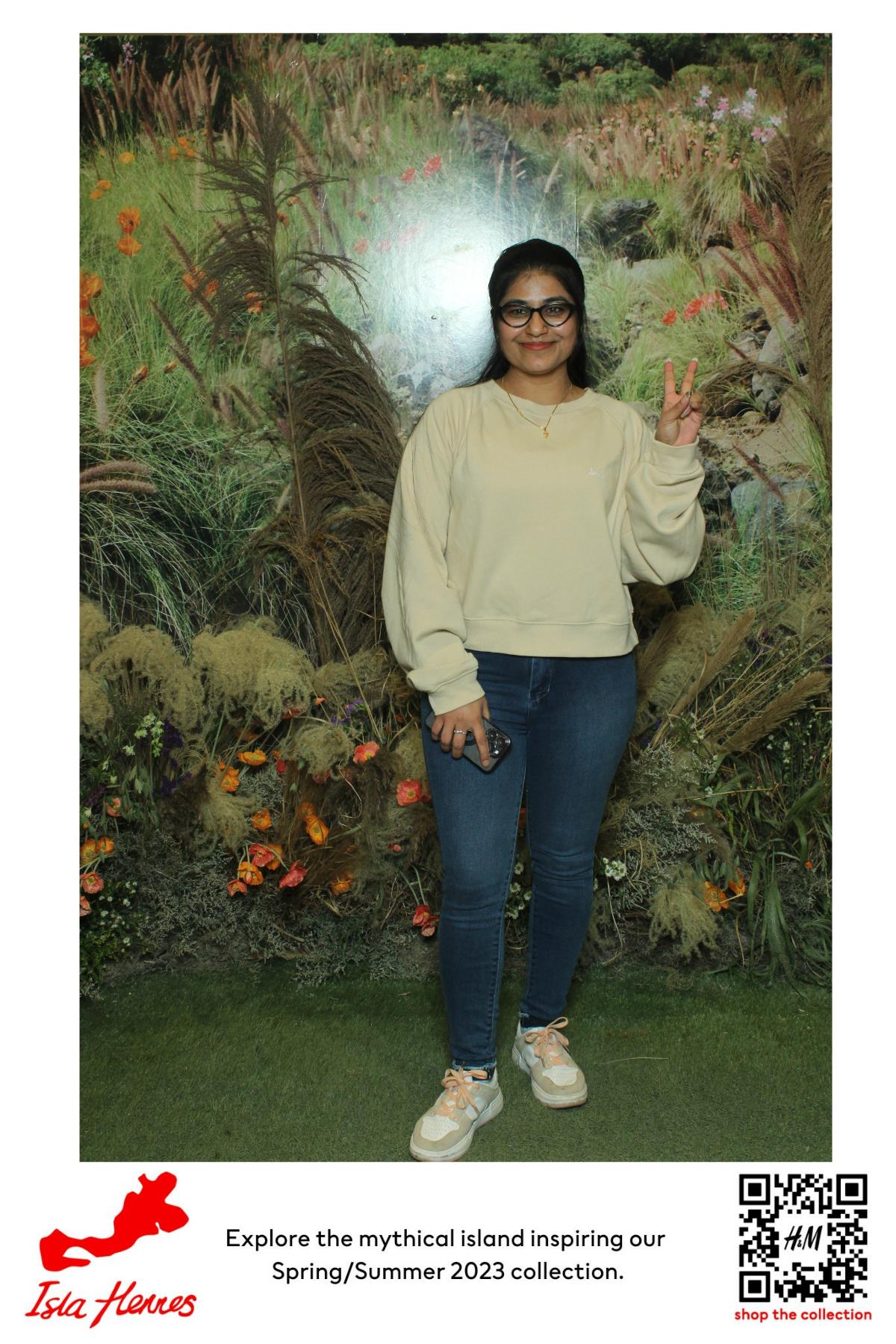 H&M Isla Hennes Collection Launch | View more photos from the event at gallery.myselfiemirror.ca/u/romanmyselfiemirrorca/HM-Isla-Hennes-Collection-Launch