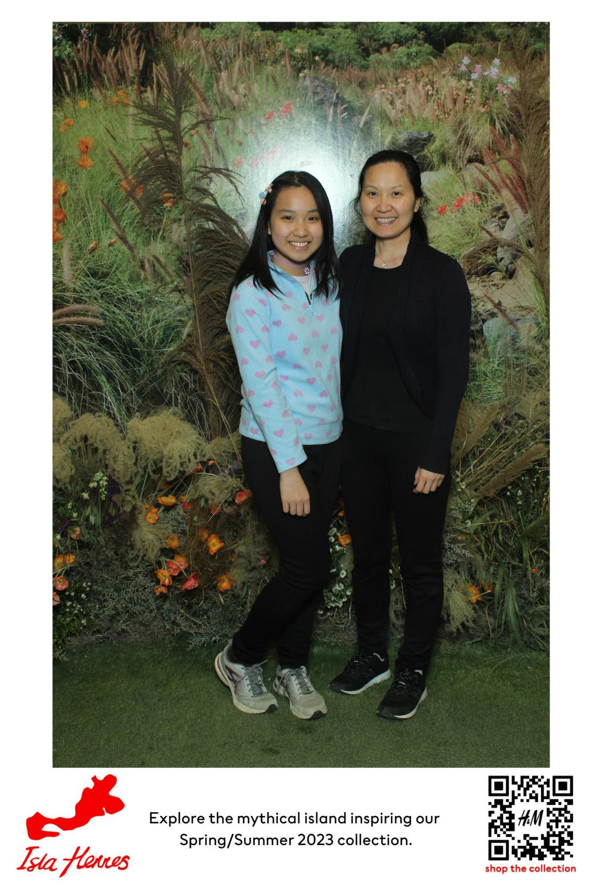 H&M Isla Hennes Collection Launch | View more photos from the event at gallery.myselfiemirror.ca/u/romanmyselfiemirrorca/HM-Isla-Hennes-Collection-Launch