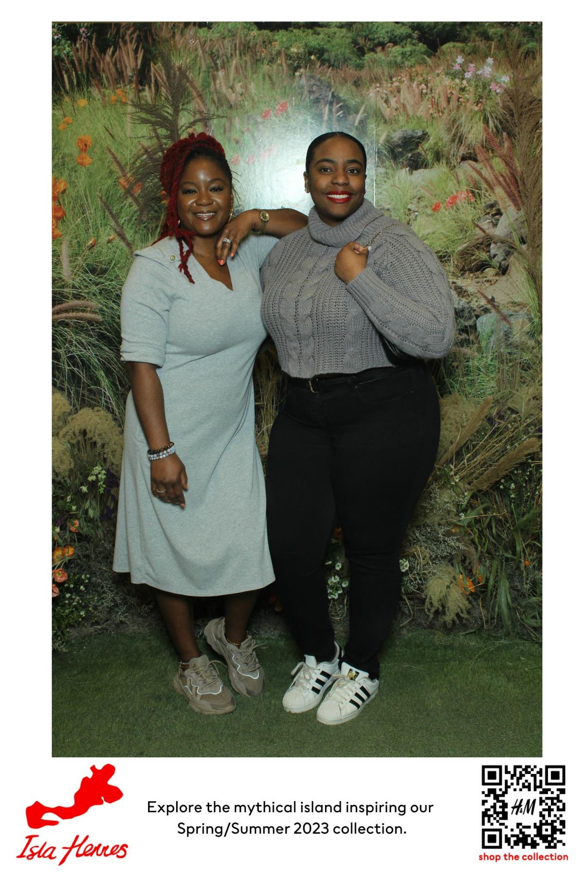 H&M Isla Hennes Collection Launch | View more photos from the event at gallery.myselfiemirror.ca/u/romanmyselfiemirrorca/HM-Isla-Hennes-Collection-Launch