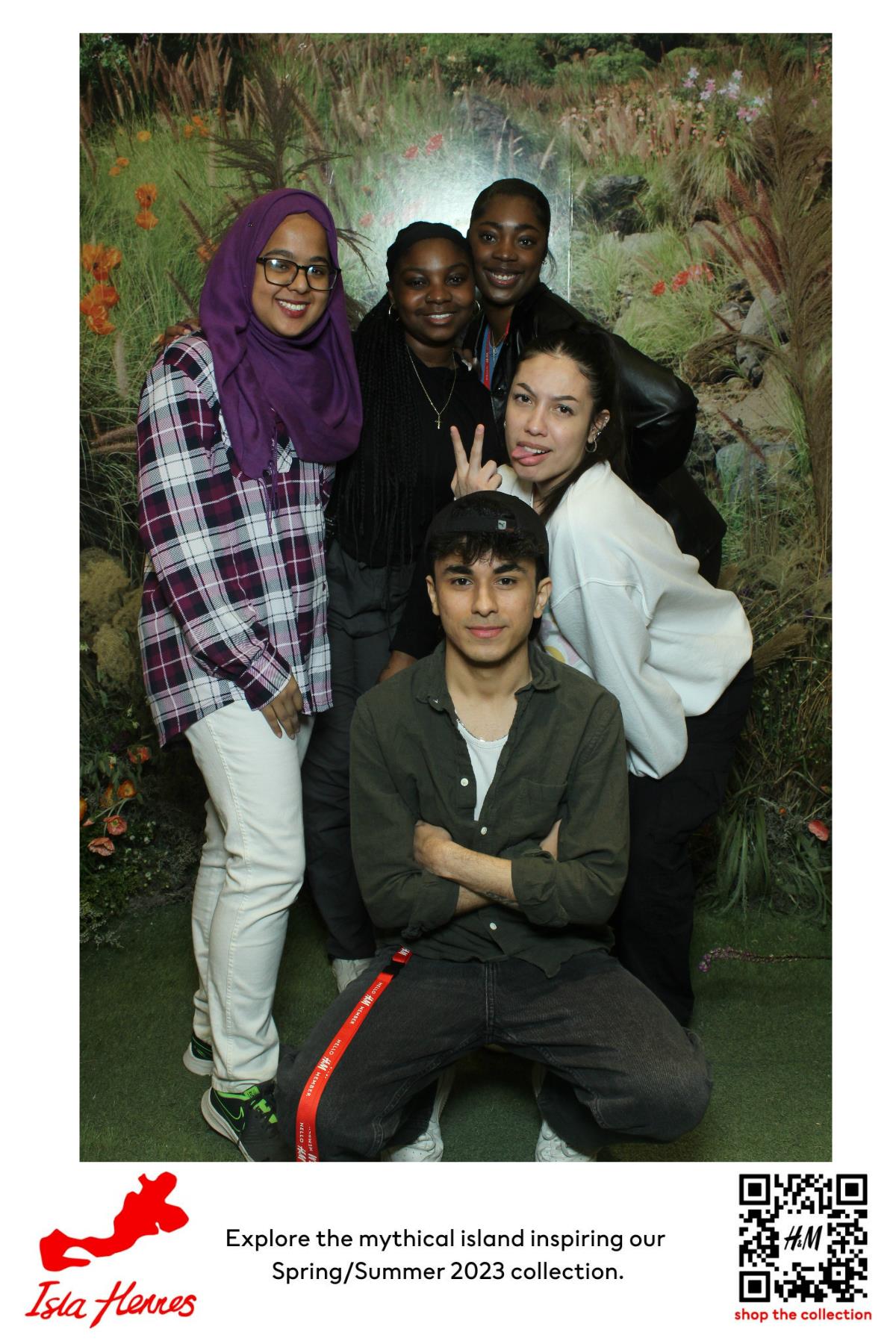 H&M Isla Hennes Collection Launch | View more photos from the event at gallery.myselfiemirror.ca/u/romanmyselfiemirrorca/HM-Isla-Hennes-Collection-Launch