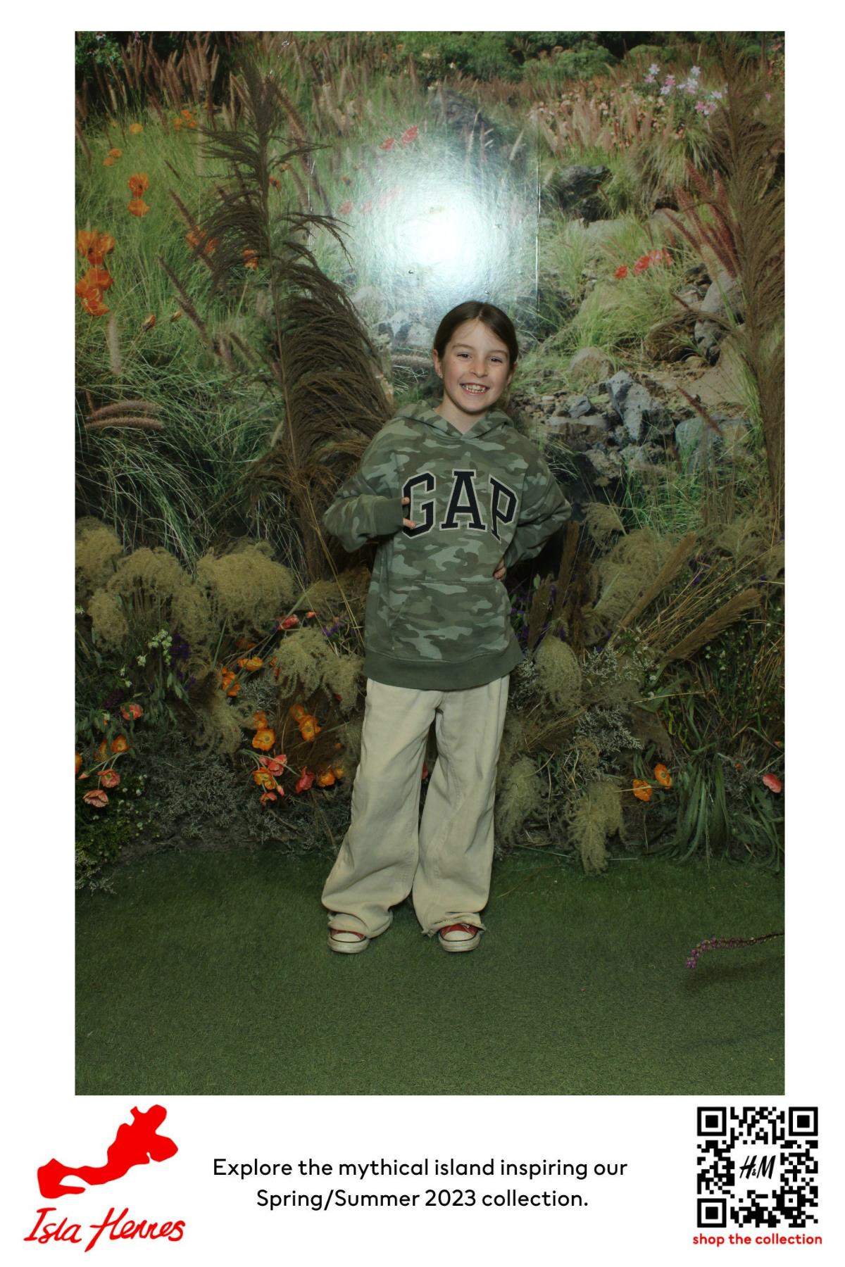 H&M Isla Hennes Collection Launch | View more photos from the event at gallery.myselfiemirror.ca/u/romanmyselfiemirrorca/HM-Isla-Hennes-Collection-Launch