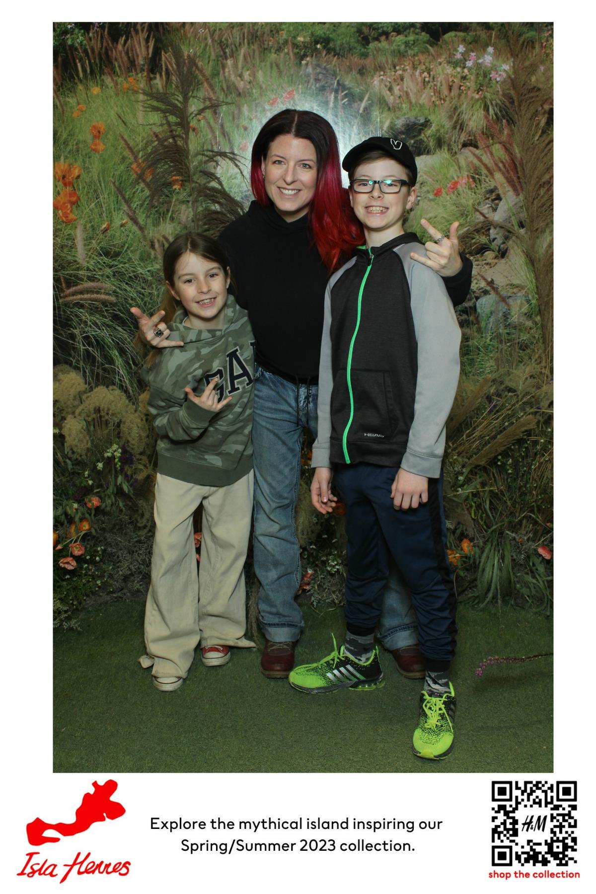 H&M Isla Hennes Collection Launch | View more photos from the event at gallery.myselfiemirror.ca/u/romanmyselfiemirrorca/HM-Isla-Hennes-Collection-Launch