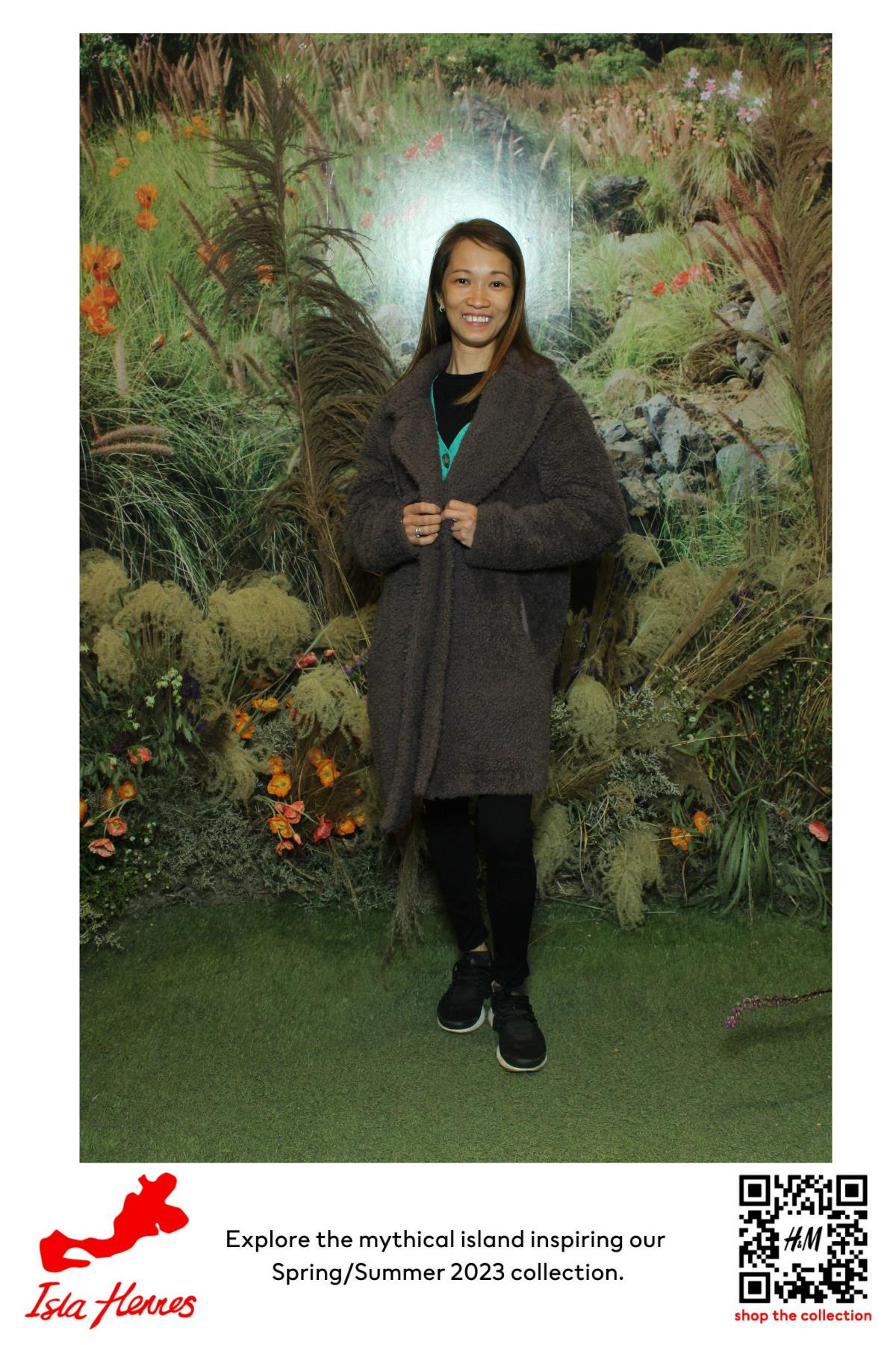 H&M Isla Hennes Collection Launch | View more photos from the event at gallery.myselfiemirror.ca/u/romanmyselfiemirrorca/HM-Isla-Hennes-Collection-Launch