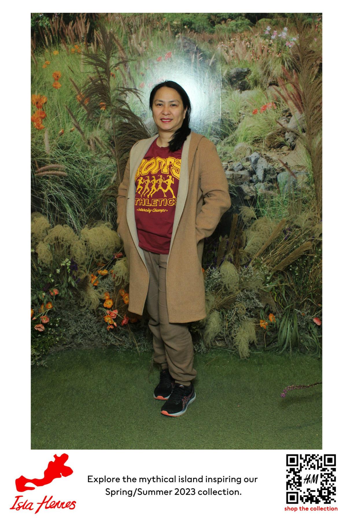 H&M Isla Hennes Collection Launch | View more photos from the event at gallery.myselfiemirror.ca/u/romanmyselfiemirrorca/HM-Isla-Hennes-Collection-Launch