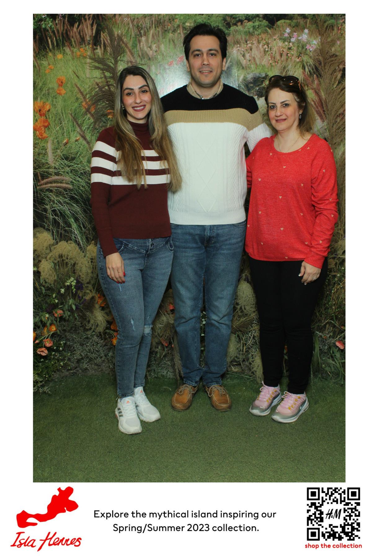 H&M Isla Hennes Collection Launch | View more photos from the event at gallery.myselfiemirror.ca/u/romanmyselfiemirrorca/HM-Isla-Hennes-Collection-Launch