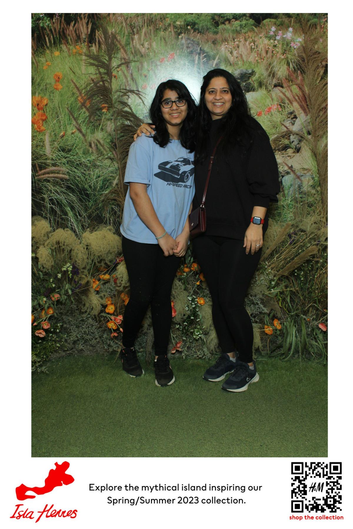 H&M Isla Hennes Collection Launch | View more photos from the event at gallery.myselfiemirror.ca/u/romanmyselfiemirrorca/HM-Isla-Hennes-Collection-Launch