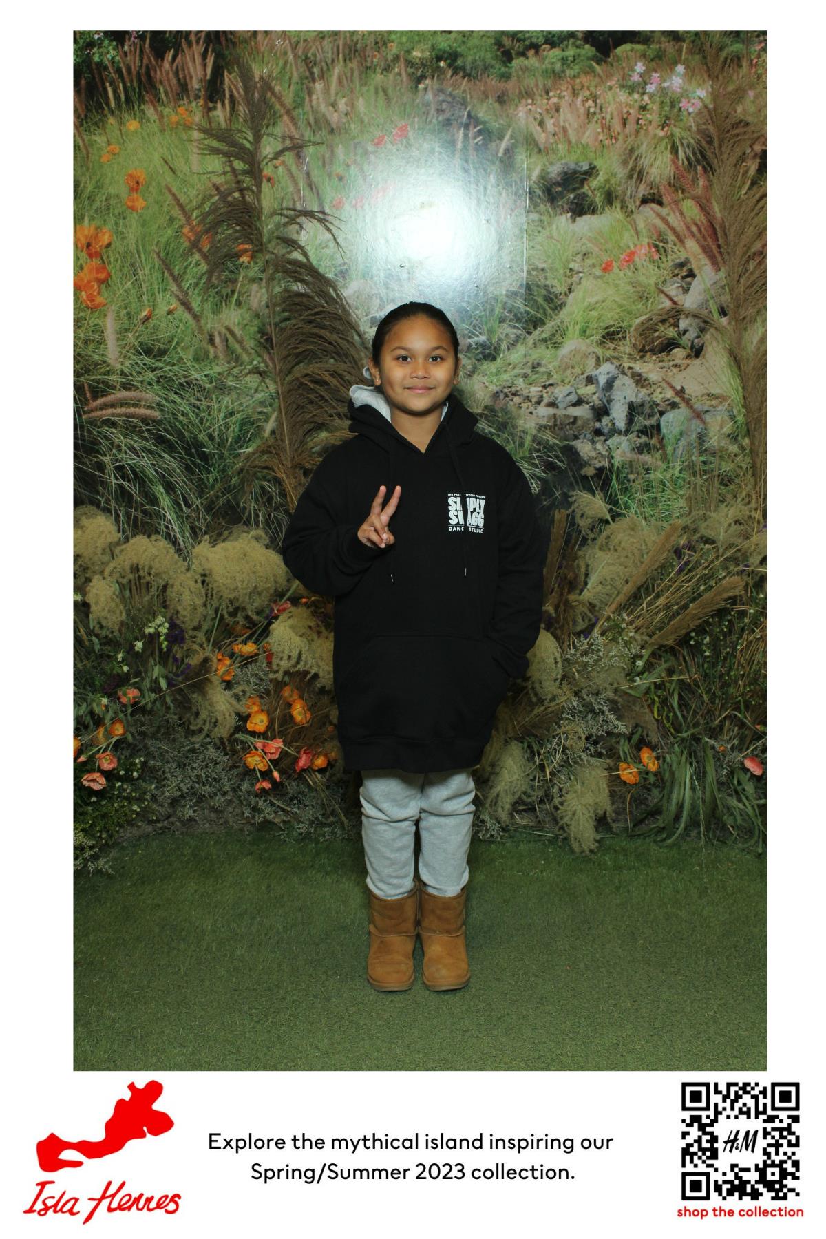 H&M Isla Hennes Collection Launch | View more photos from the event at gallery.myselfiemirror.ca/u/romanmyselfiemirrorca/HM-Isla-Hennes-Collection-Launch