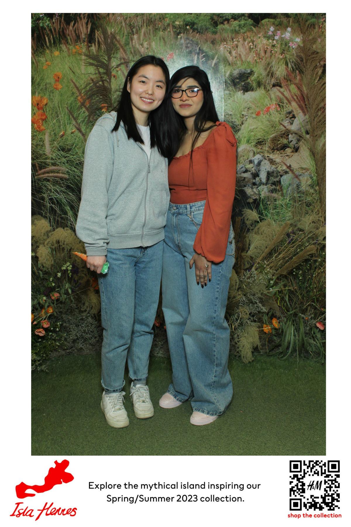 H&M Isla Hennes Collection Launch | View more photos from the event at gallery.myselfiemirror.ca/u/romanmyselfiemirrorca/HM-Isla-Hennes-Collection-Launch