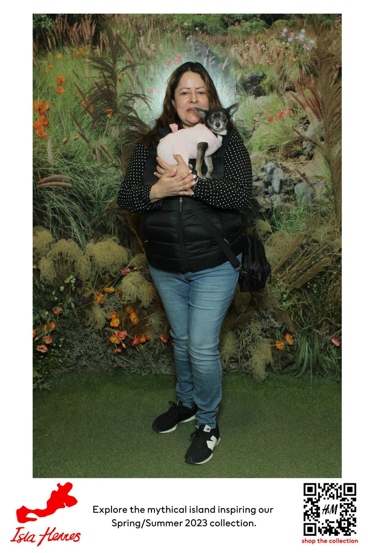 H&M Isla Hennes Collection Launch | View more photos from the event at gallery.myselfiemirror.ca/u/romanmyselfiemirrorca/HM-Isla-Hennes-Collection-Launch