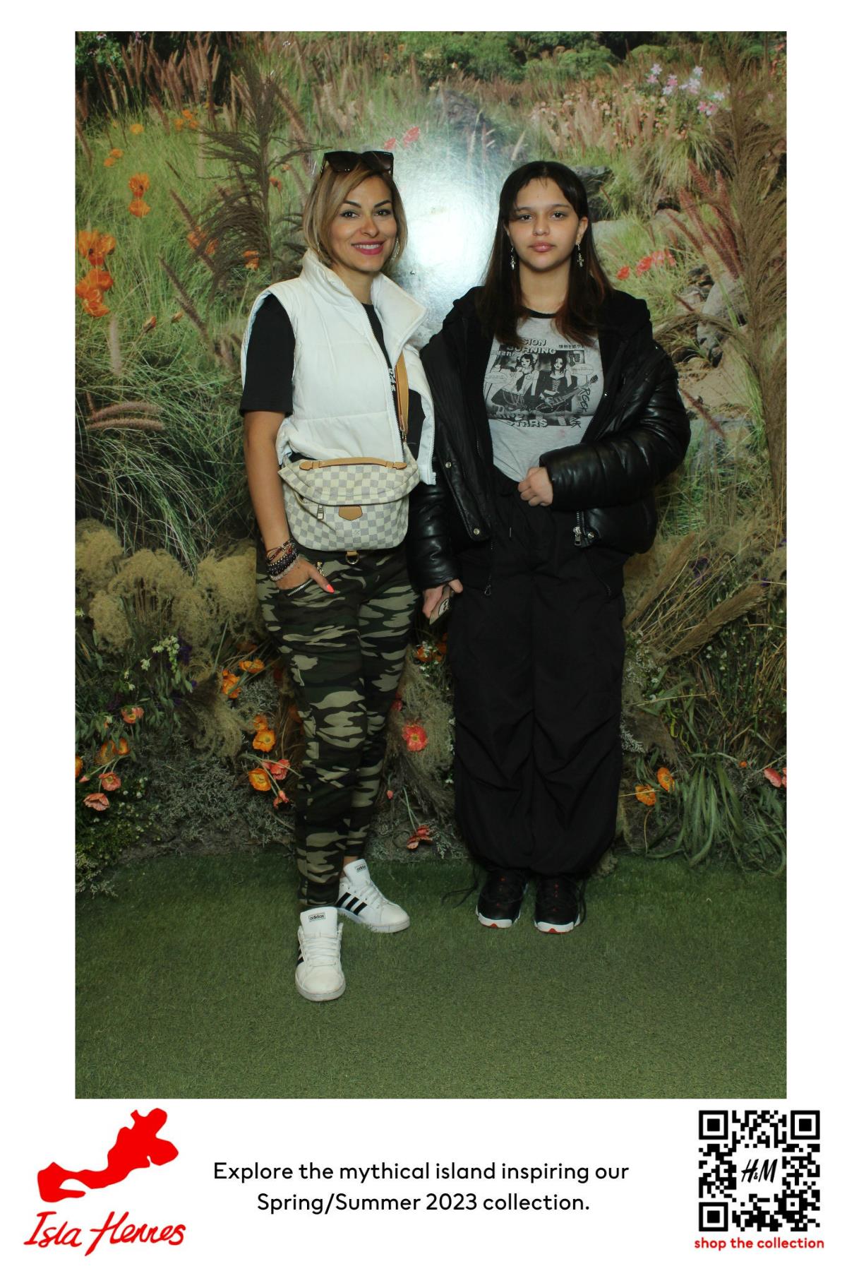 H&M Isla Hennes Collection Launch | View more photos from the event at gallery.myselfiemirror.ca/u/romanmyselfiemirrorca/HM-Isla-Hennes-Collection-Launch