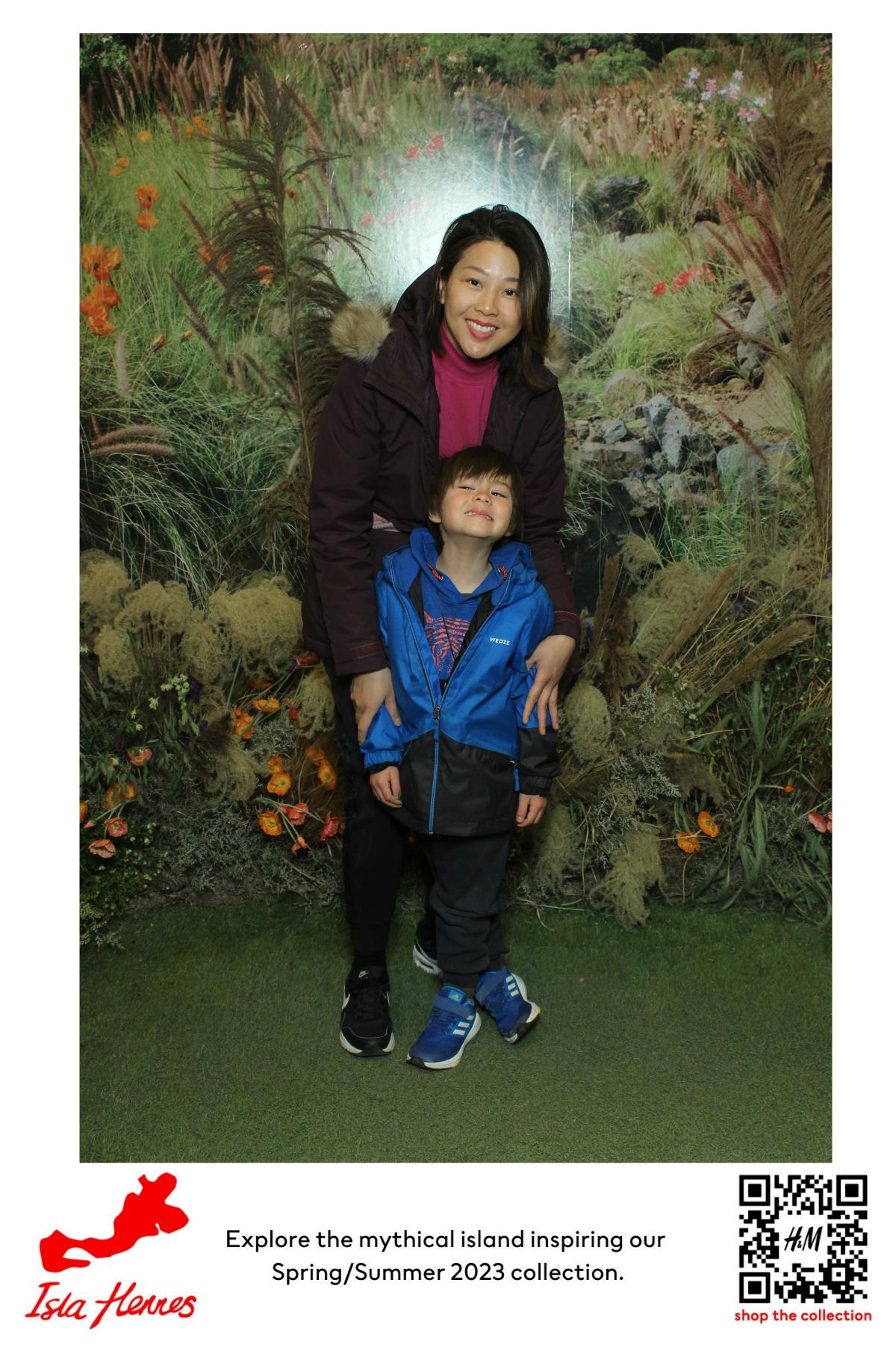 H&M Isla Hennes Collection Launch | View more photos from the event at gallery.myselfiemirror.ca/u/romanmyselfiemirrorca/HM-Isla-Hennes-Collection-Launch