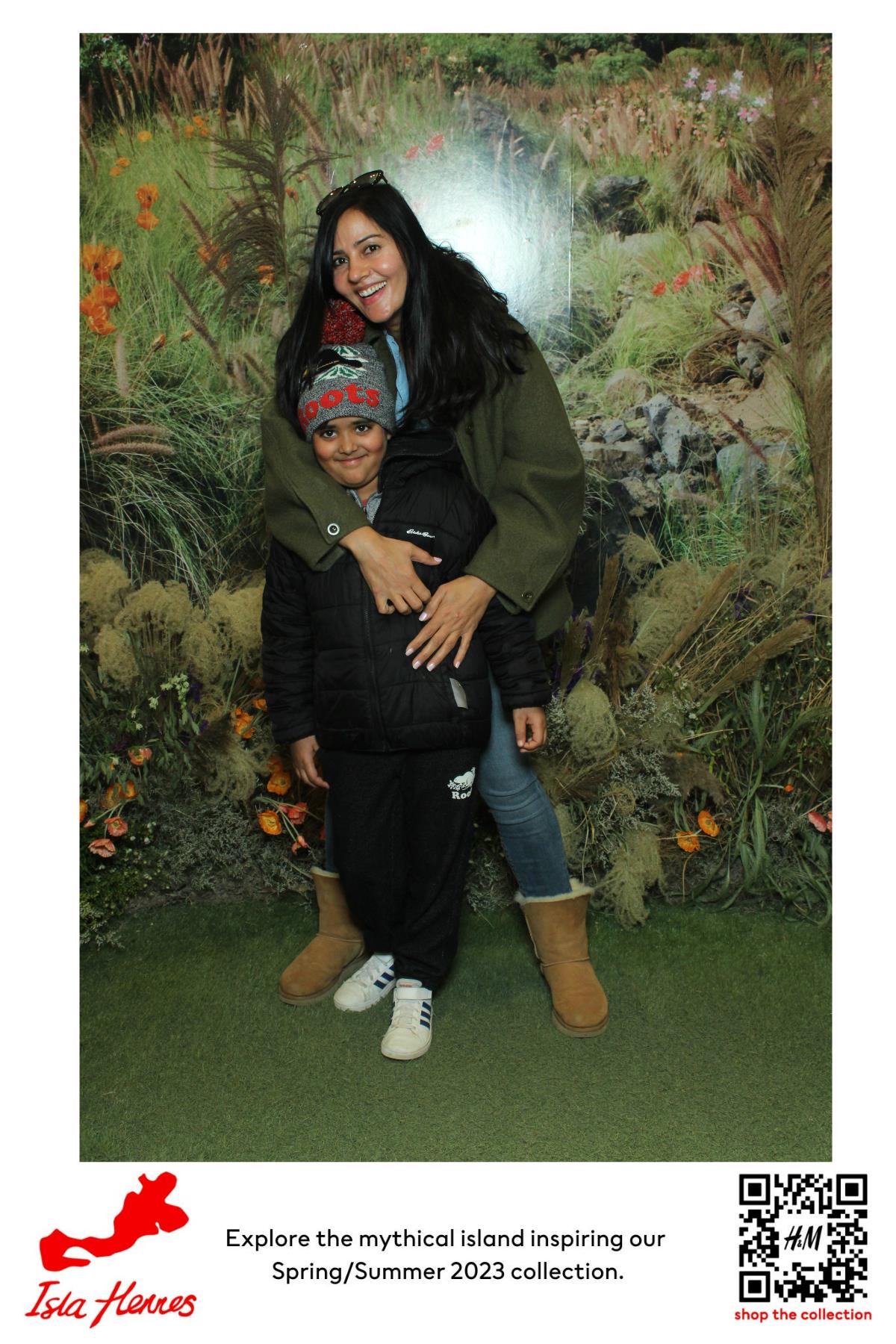 H&M Isla Hennes Collection Launch | View more photos from the event at gallery.myselfiemirror.ca/u/romanmyselfiemirrorca/HM-Isla-Hennes-Collection-Launch