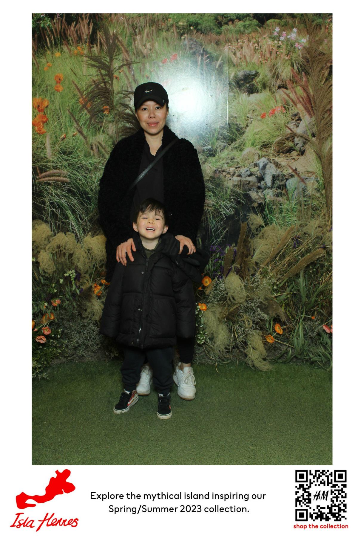 H&M Isla Hennes Collection Launch | View more photos from the event at gallery.myselfiemirror.ca/u/romanmyselfiemirrorca/HM-Isla-Hennes-Collection-Launch