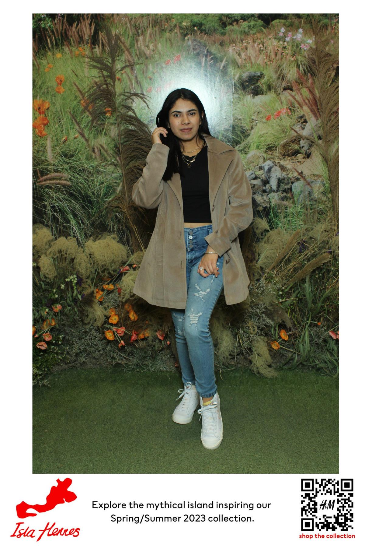 H&M Isla Hennes Collection Launch | View more photos from the event at gallery.myselfiemirror.ca/u/romanmyselfiemirrorca/HM-Isla-Hennes-Collection-Launch