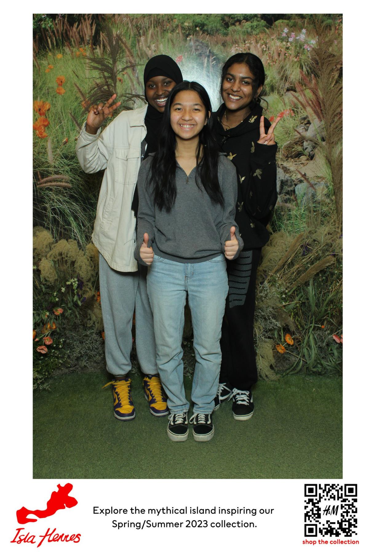 H&M Isla Hennes Collection Launch | View more photos from the event at gallery.myselfiemirror.ca/u/romanmyselfiemirrorca/HM-Isla-Hennes-Collection-Launch