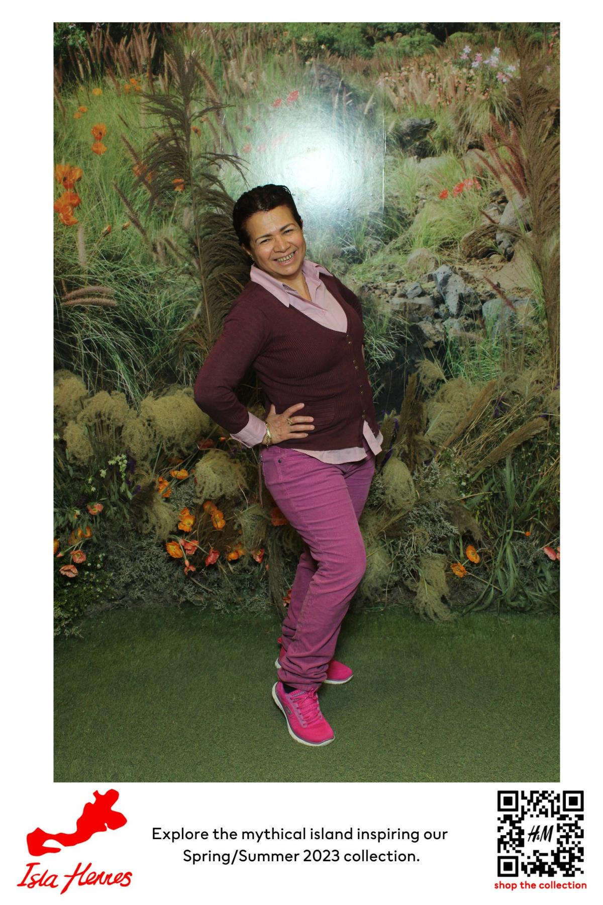 H&M Isla Hennes Collection Launch | View more photos from the event at gallery.myselfiemirror.ca/u/romanmyselfiemirrorca/HM-Isla-Hennes-Collection-Launch