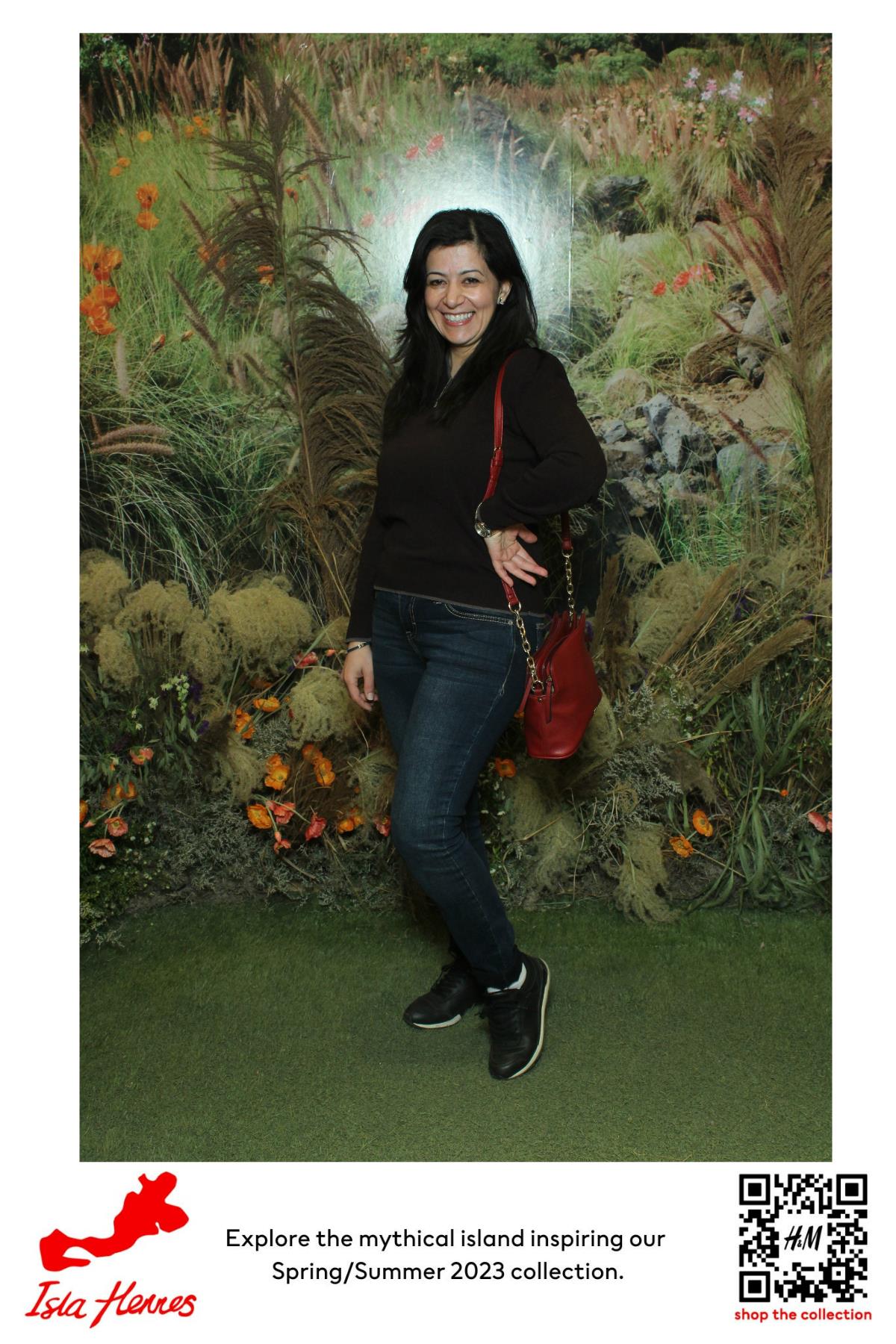 H&M Isla Hennes Collection Launch | View more photos from the event at gallery.myselfiemirror.ca/u/romanmyselfiemirrorca/HM-Isla-Hennes-Collection-Launch