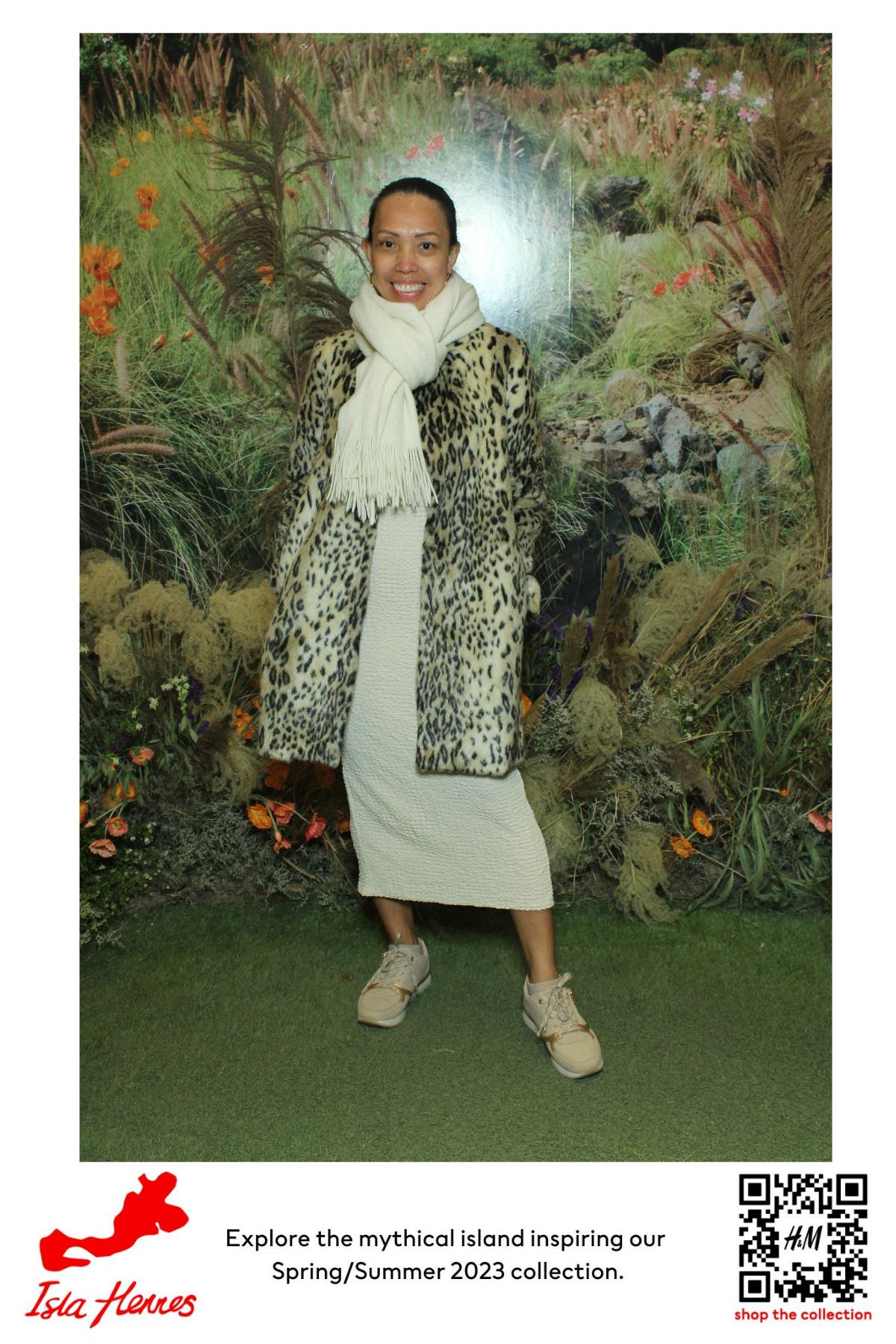 H&M Isla Hennes Collection Launch | View more photos from the event at gallery.myselfiemirror.ca/u/romanmyselfiemirrorca/HM-Isla-Hennes-Collection-Launch