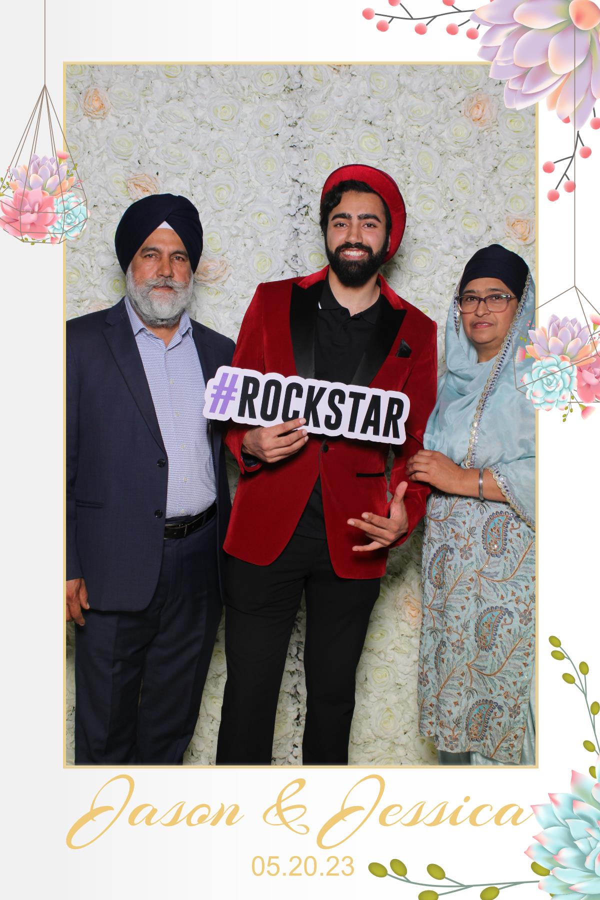 Jessica & Jason  | View more photos from the event at gallery.myselfiemirror.ca/u/romanmyselfiemirrorca/Jessica-Jason