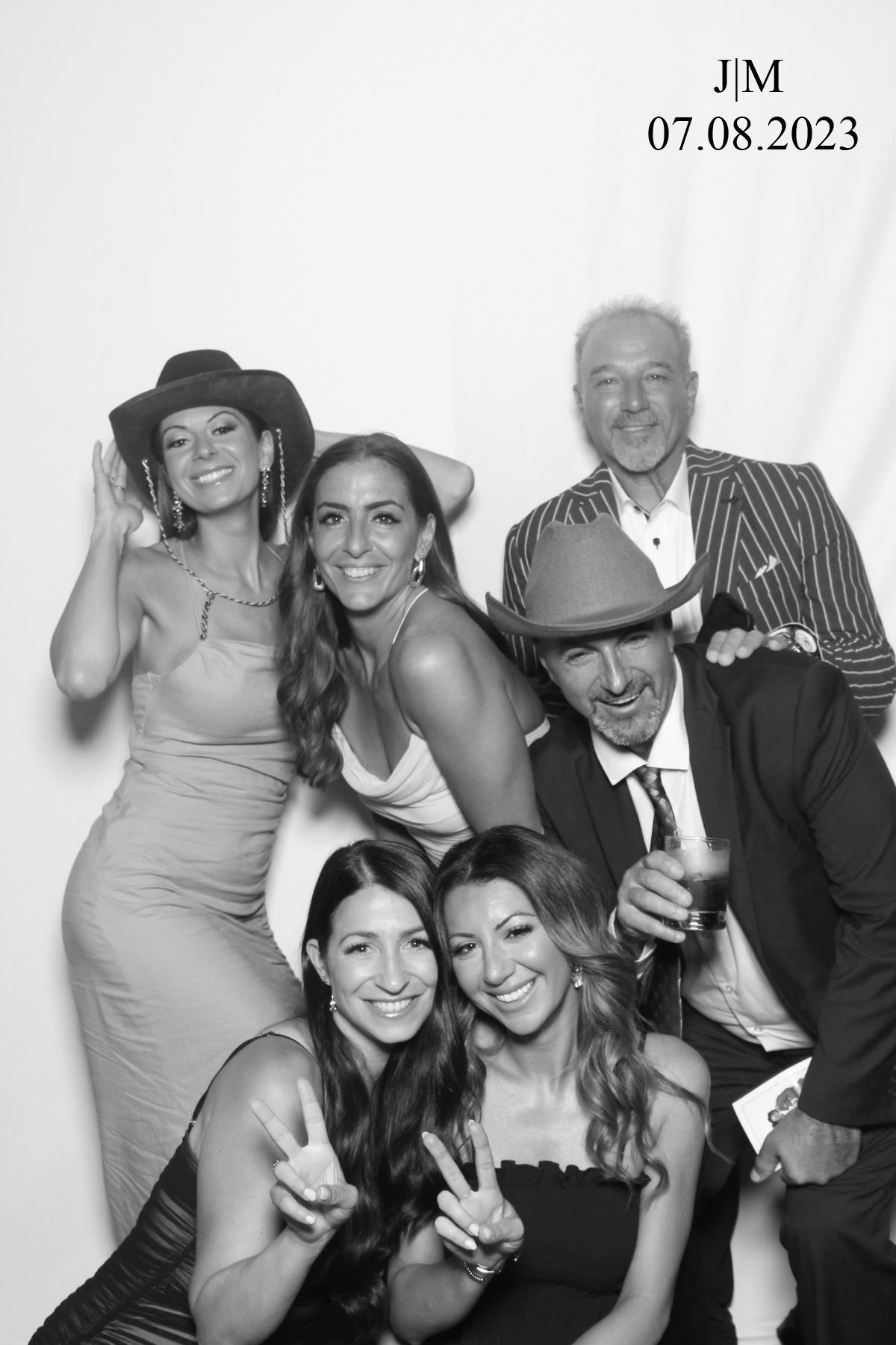 Jessica & Mark  | View more photos from the event at gallery.myselfiemirror.ca/u/romanmyselfiemirrorca/Jessica-Mark