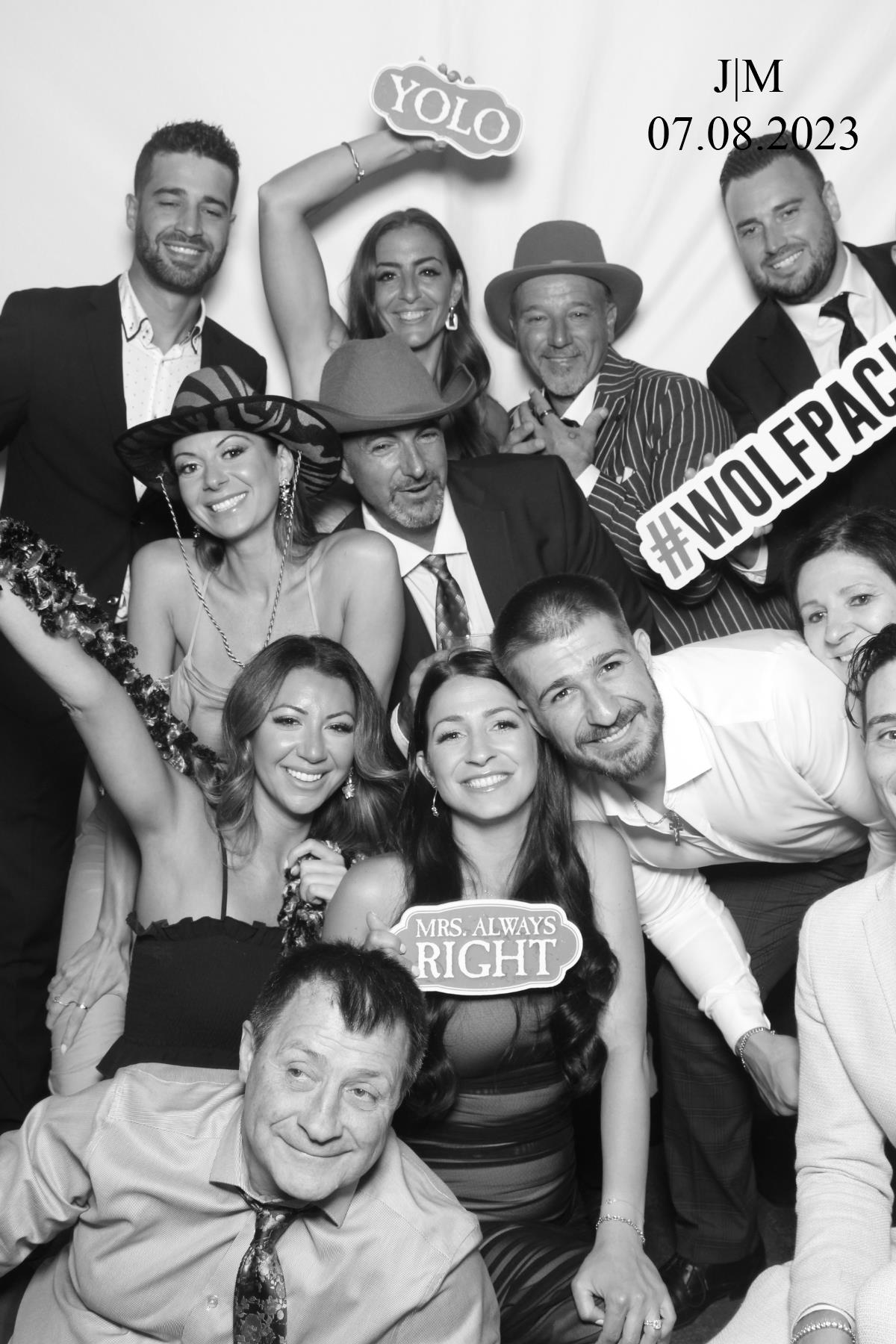 Jessica & Mark  | View more photos from the event at gallery.myselfiemirror.ca/u/romanmyselfiemirrorca/Jessica-Mark