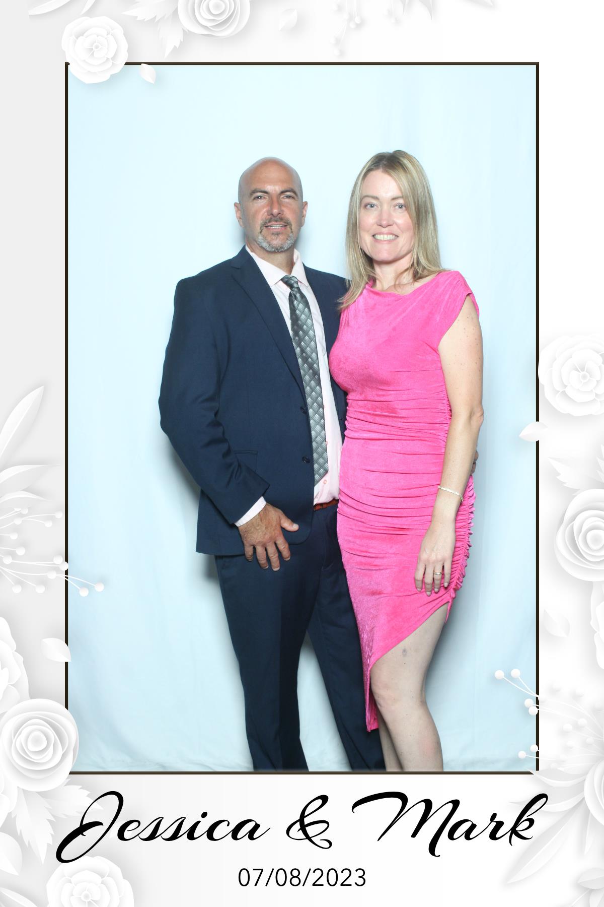 Jessica & Mark  | View more photos from the event at gallery.myselfiemirror.ca/u/romanmyselfiemirrorca/Jessica-Mark