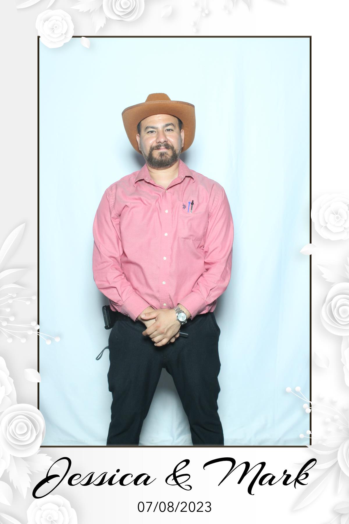 Jessica & Mark  | View more photos from the event at gallery.myselfiemirror.ca/u/romanmyselfiemirrorca/Jessica-Mark