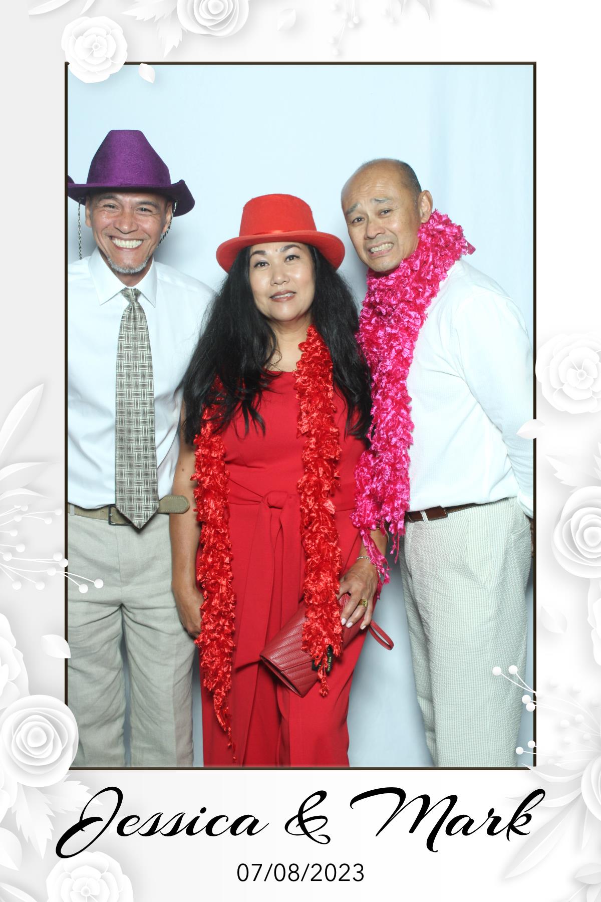 Jessica & Mark  | View more photos from the event at gallery.myselfiemirror.ca/u/romanmyselfiemirrorca/Jessica-Mark