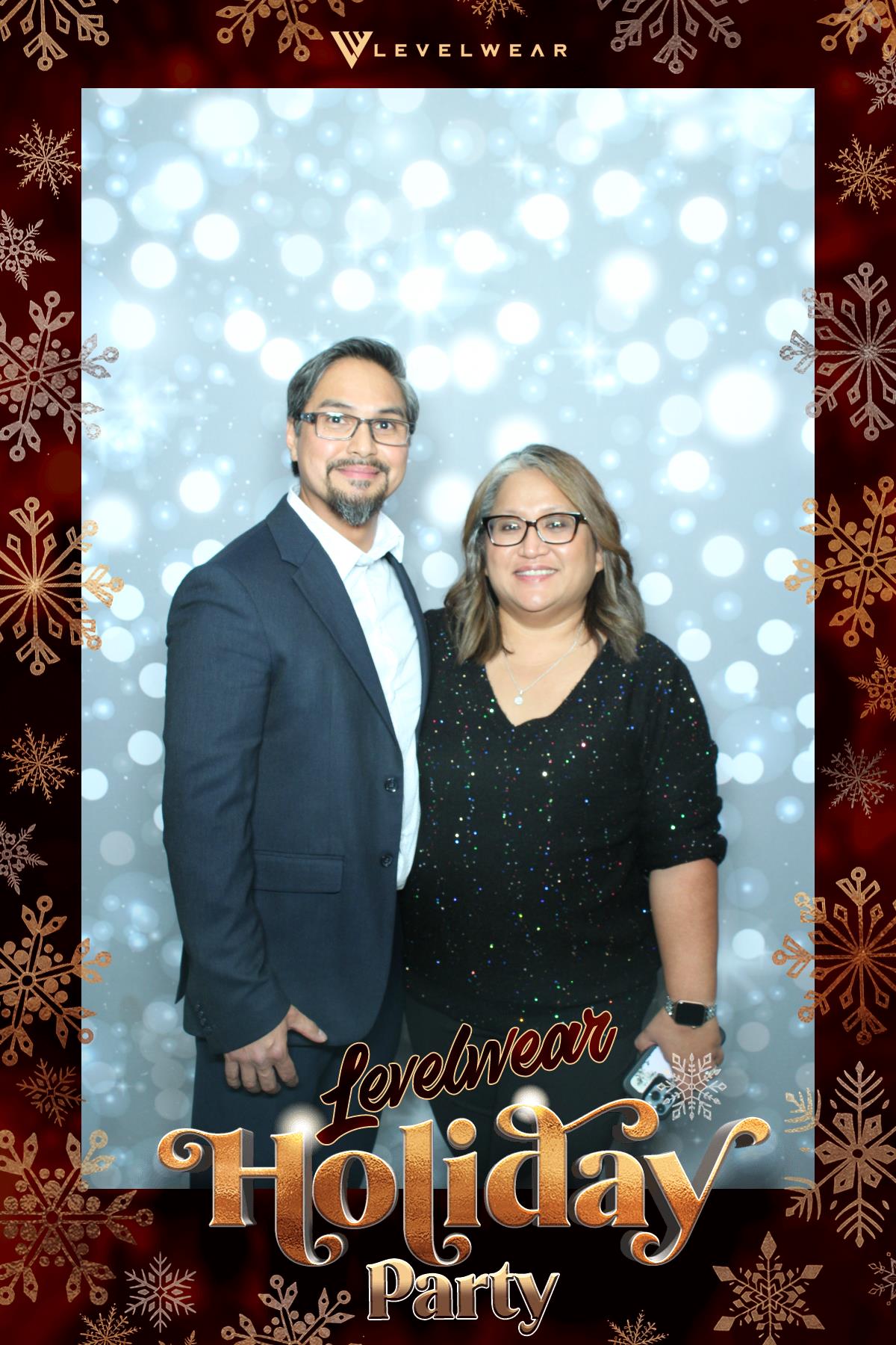 Levelwear Holiday Party | View more photos from the event at gallery.myselfiemirror.ca/u/romanmyselfiemirrorca/Levelwear-Holiday-Party