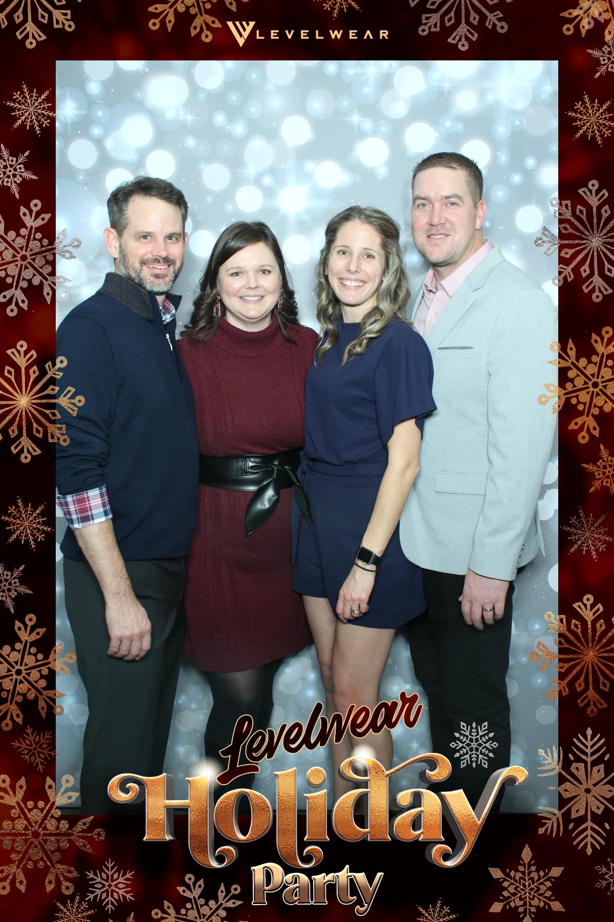 Levelwear Holiday Party | View more photos from the event at gallery.myselfiemirror.ca/u/romanmyselfiemirrorca/Levelwear-Holiday-Party