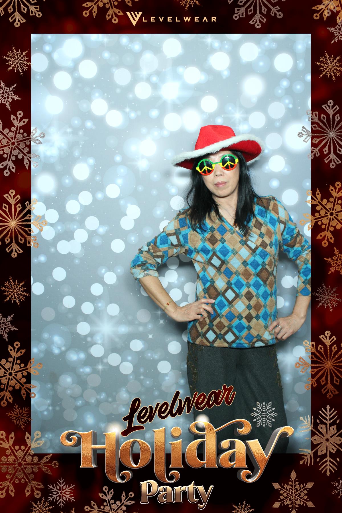 Levelwear Holiday Party | View more photos from the event at gallery.myselfiemirror.ca/u/romanmyselfiemirrorca/Levelwear-Holiday-Party