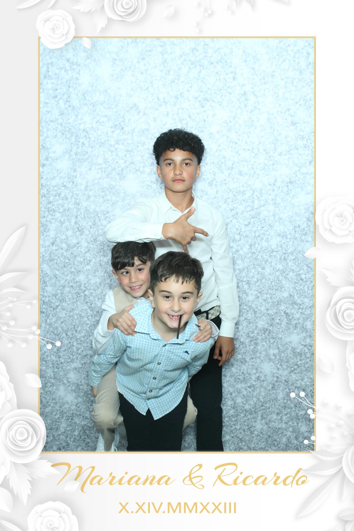 Mariana & Ricardo  | View more photos from the event at gallery.myselfiemirror.ca/u/romanmyselfiemirrorca/Mariana-Ricardo