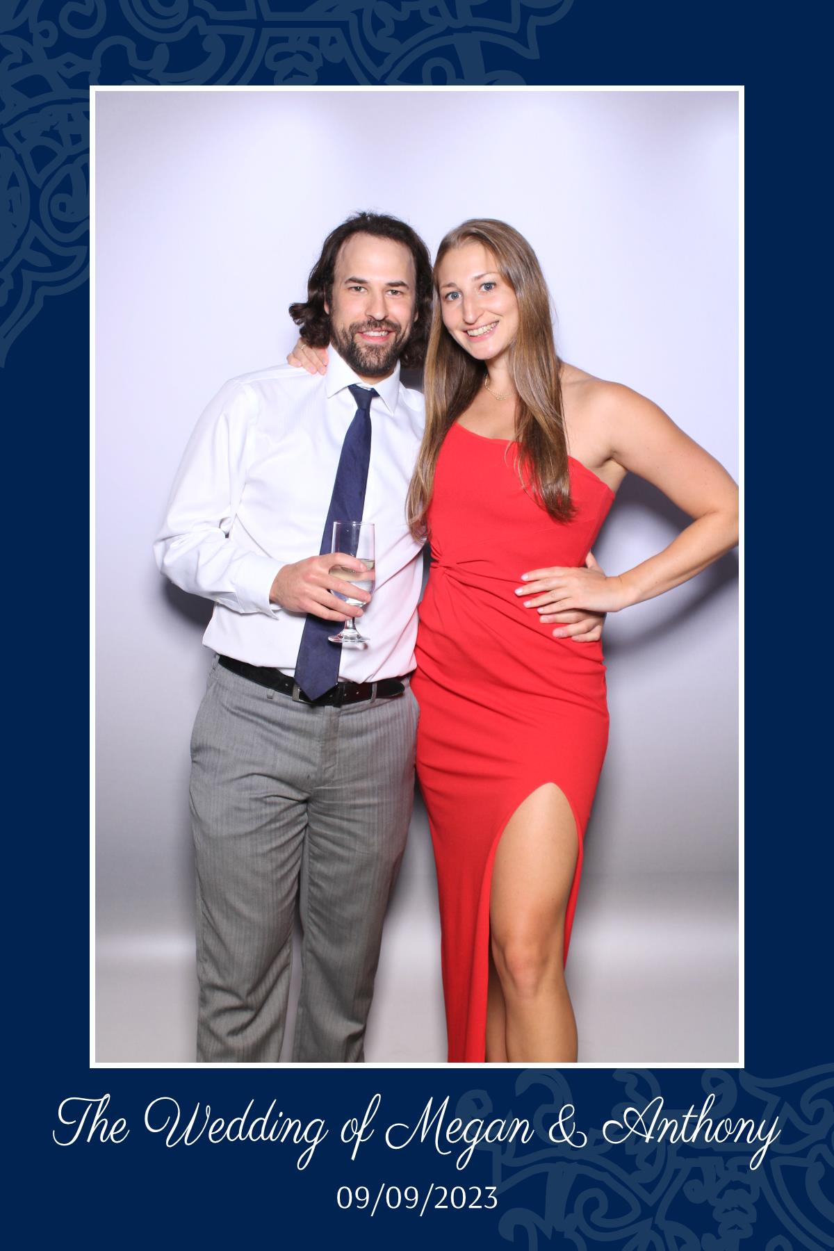 Megan & Anthony | View more photos from the event at gallery.myselfiemirror.ca/u/romanmyselfiemirrorca/Megan-Anthony