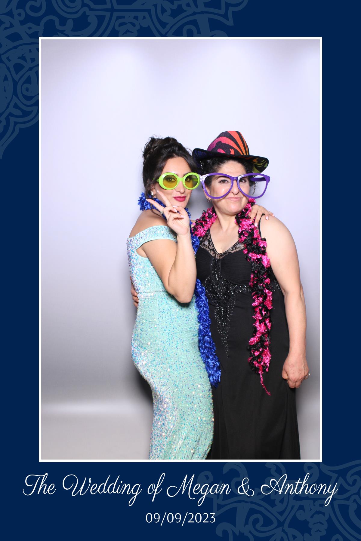 Megan & Anthony | View more photos from the event at gallery.myselfiemirror.ca/u/romanmyselfiemirrorca/Megan-Anthony