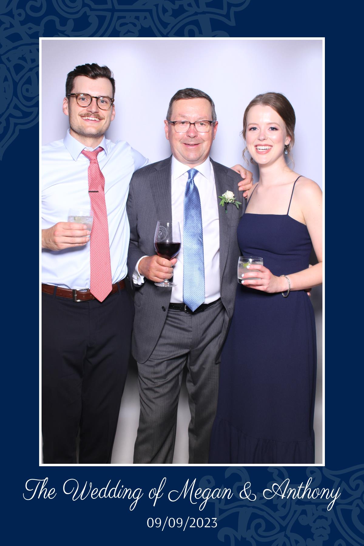 Megan & Anthony | View more photos from the event at gallery.myselfiemirror.ca/u/romanmyselfiemirrorca/Megan-Anthony