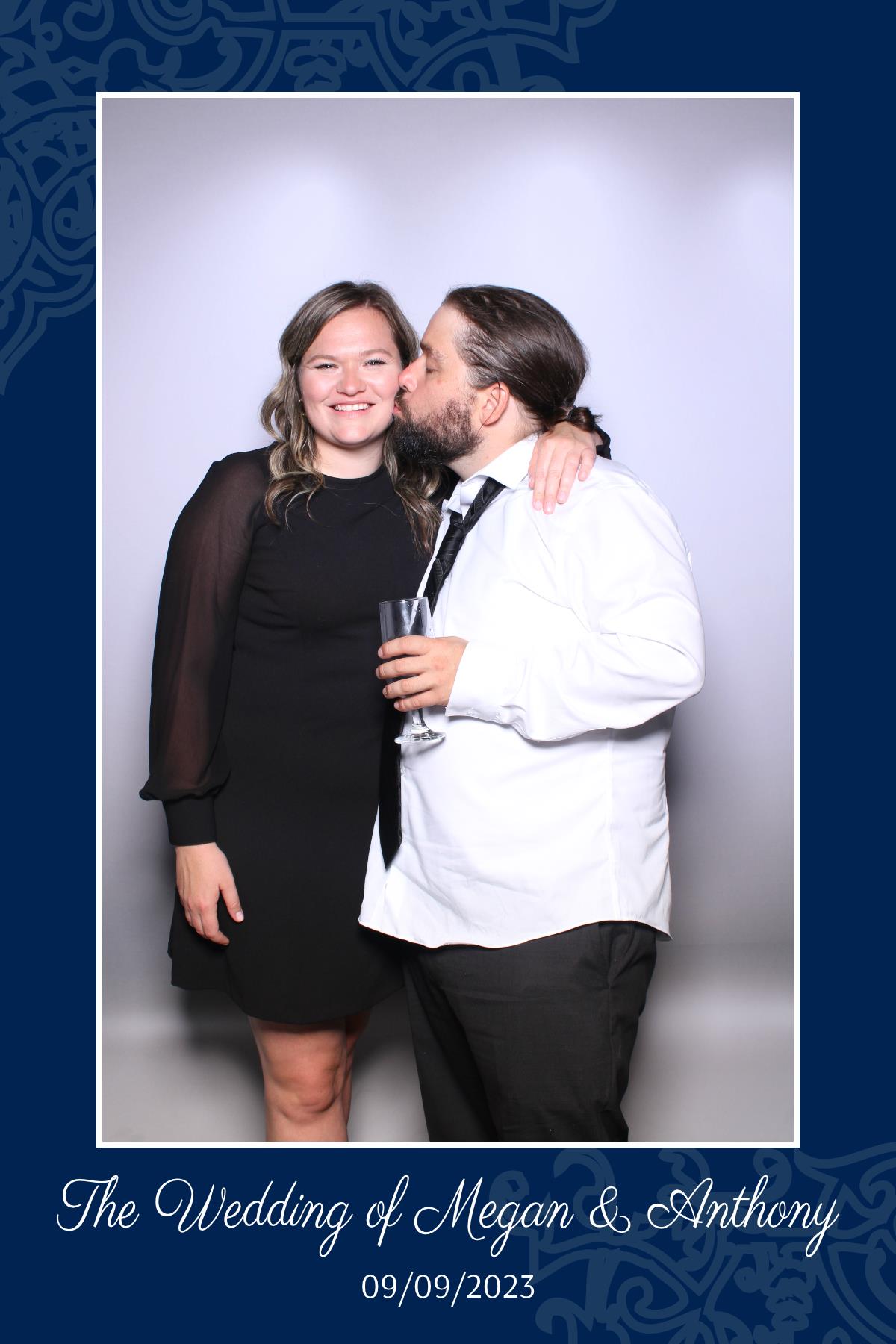 Megan & Anthony | View more photos from the event at gallery.myselfiemirror.ca/u/romanmyselfiemirrorca/Megan-Anthony