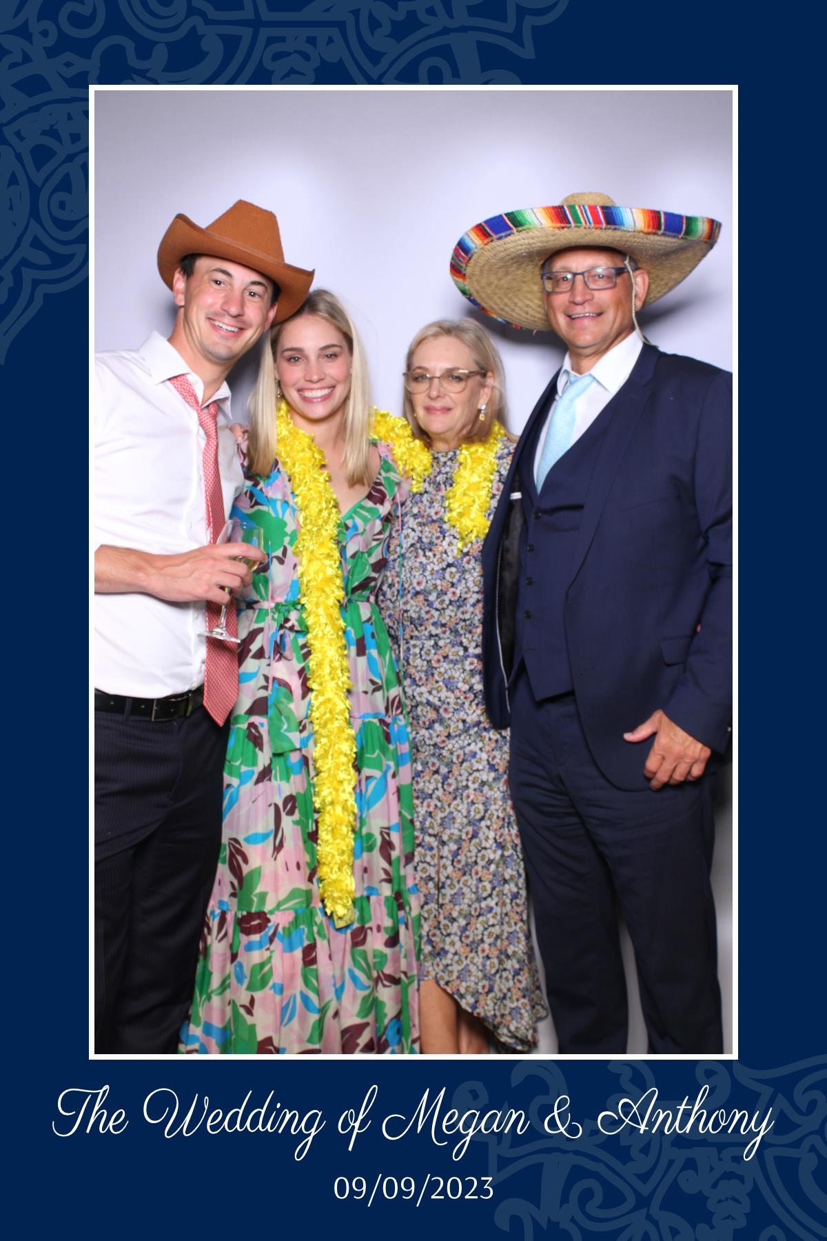 Megan & Anthony | View more photos from the event at gallery.myselfiemirror.ca/u/romanmyselfiemirrorca/Megan-Anthony