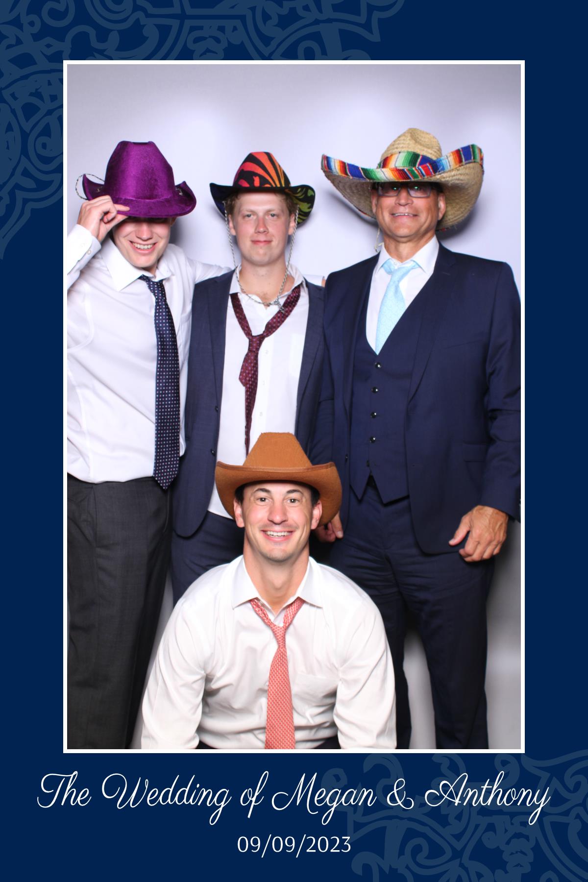 Megan & Anthony | View more photos from the event at gallery.myselfiemirror.ca/u/romanmyselfiemirrorca/Megan-Anthony