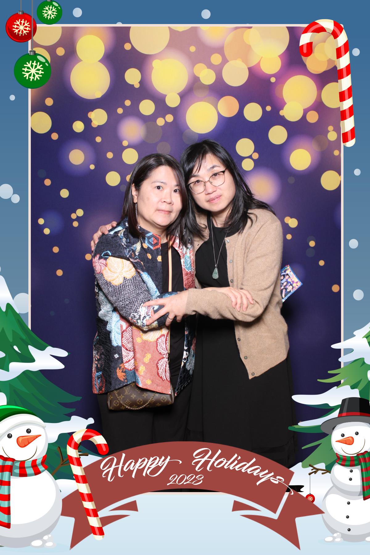 Rothmans Year End Celebration  | View more photos from the event at gallery.myselfiemirror.ca/u/romanmyselfiemirrorca/Rothmans-Year-End-Celebration