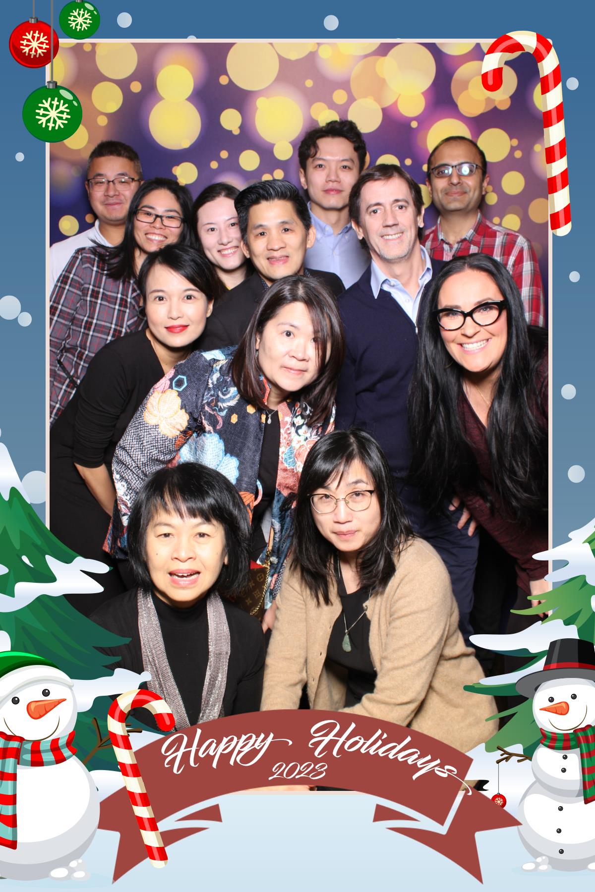 Rothmans Year End Celebration  | View more photos from the event at gallery.myselfiemirror.ca/u/romanmyselfiemirrorca/Rothmans-Year-End-Celebration