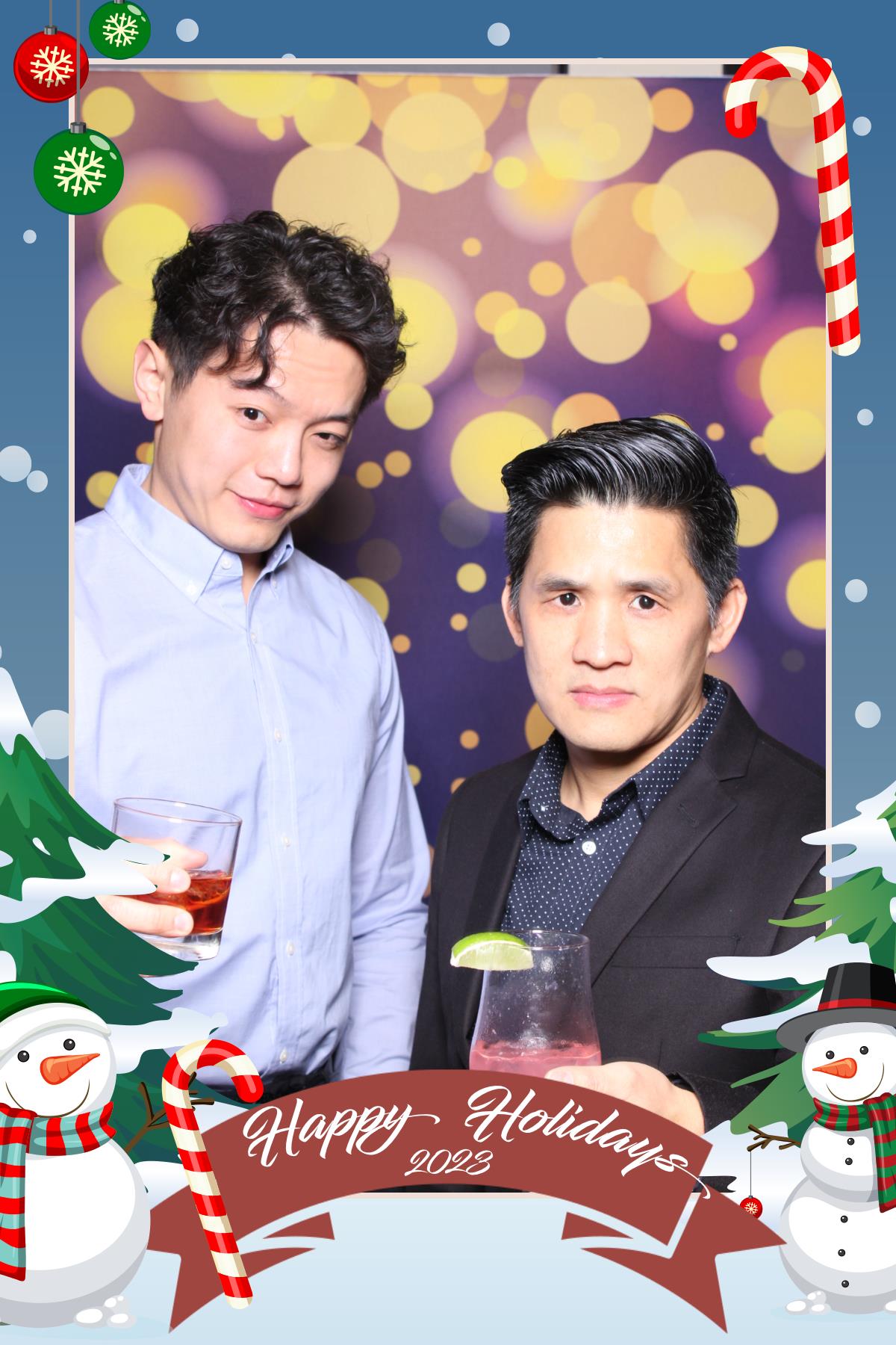 Rothmans Year End Celebration  | View more photos from the event at gallery.myselfiemirror.ca/u/romanmyselfiemirrorca/Rothmans-Year-End-Celebration