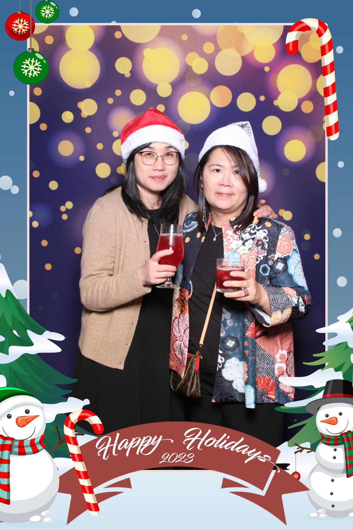 Rothmans Year End Celebration  | View more photos from the event at gallery.myselfiemirror.ca/u/romanmyselfiemirrorca/Rothmans-Year-End-Celebration