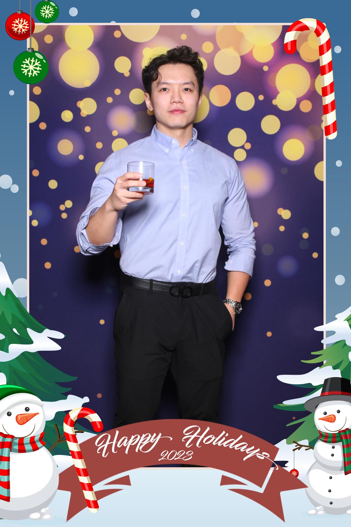 Rothmans Year End Celebration  | View more photos from the event at gallery.myselfiemirror.ca/u/romanmyselfiemirrorca/Rothmans-Year-End-Celebration