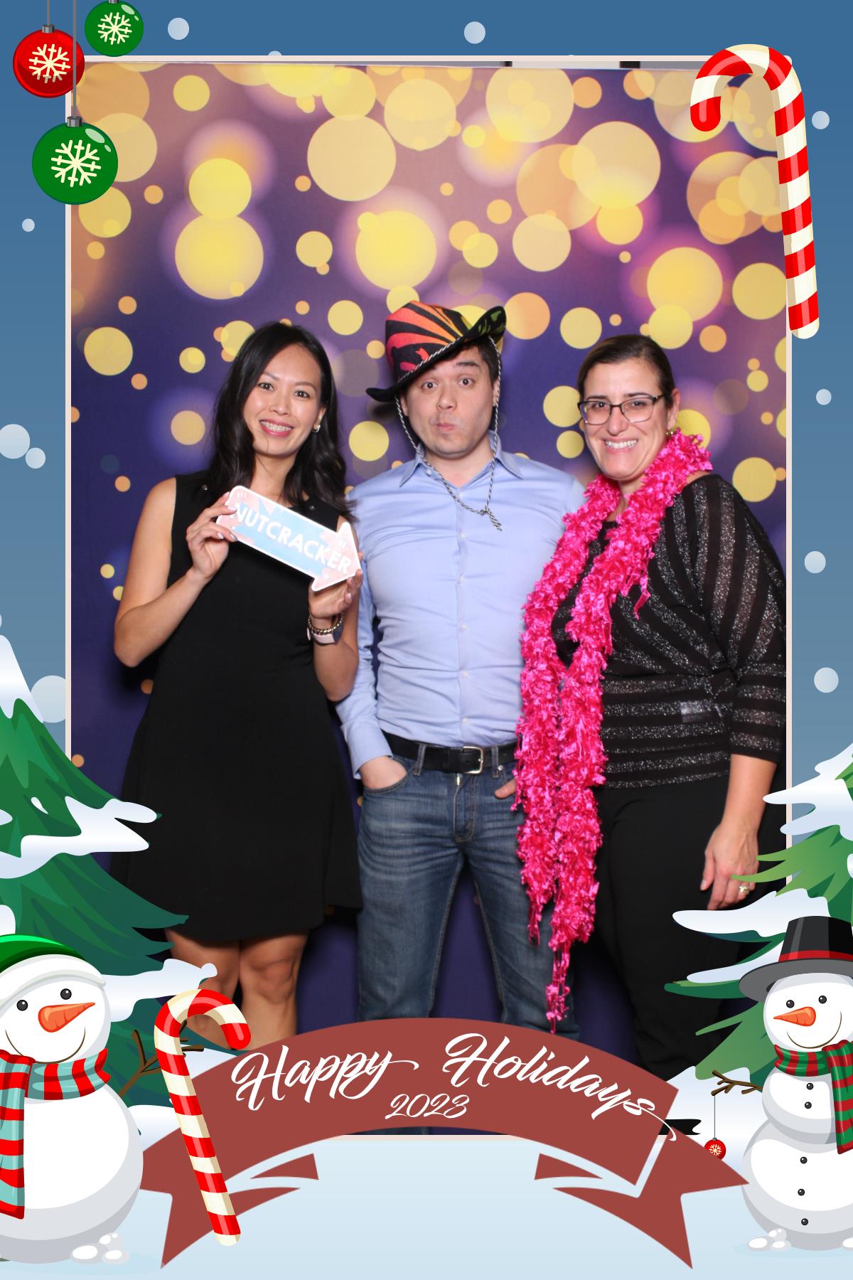 Rothmans Year End Celebration  | View more photos from the event at gallery.myselfiemirror.ca/u/romanmyselfiemirrorca/Rothmans-Year-End-Celebration